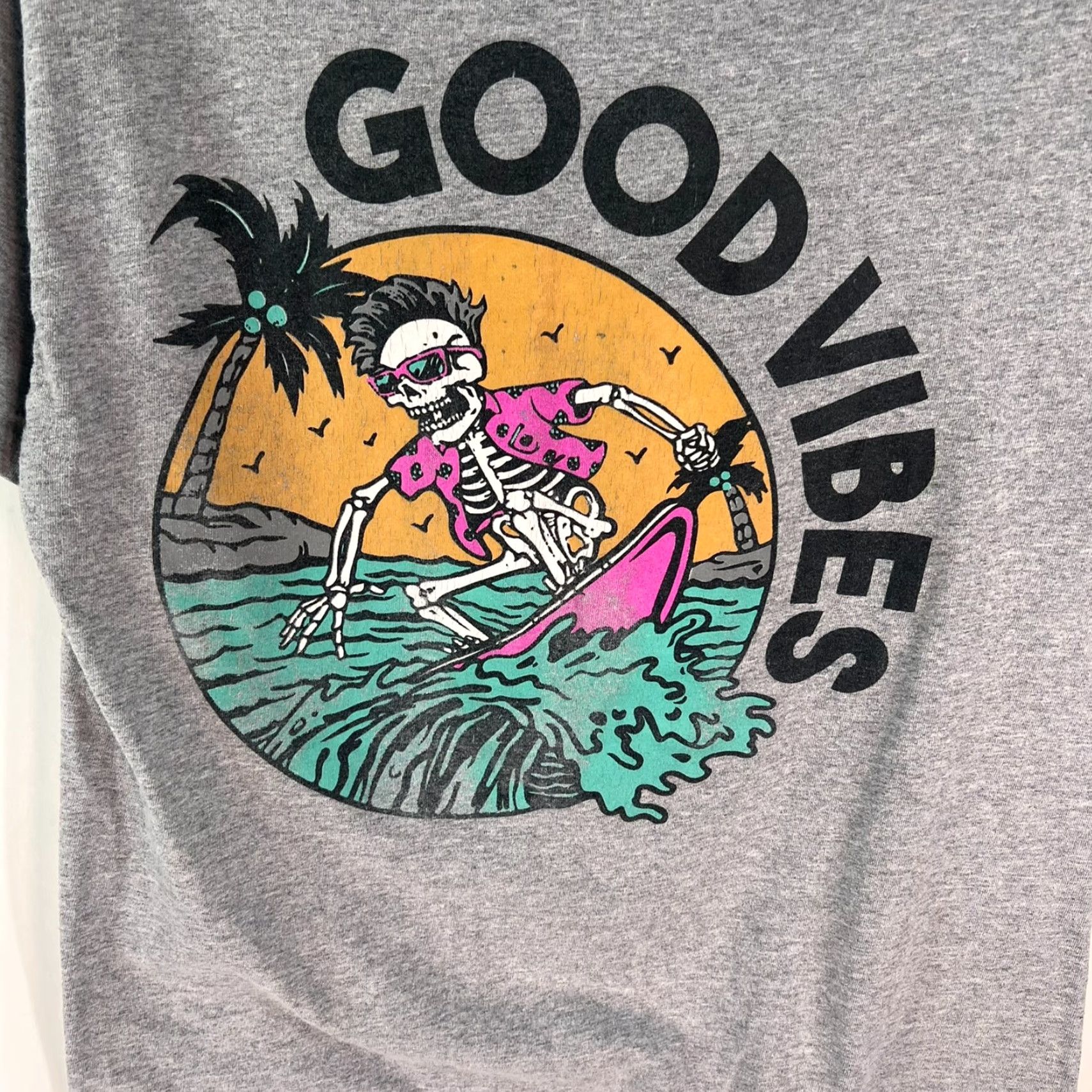 Vintage Good Vibes Tee Shirt Mens Size M Gray Skeleton Surfing 2 Sided Graphics Vintage Shirt M Mens Gray Good Vibes Surfer 90s Size US M / EU 48-50 / 2 - 4 Thumbnail