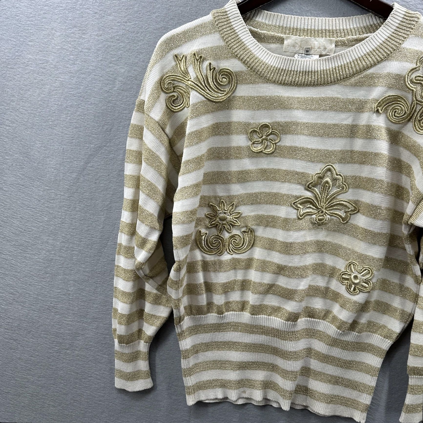 Escada VINTAGE Escada Sweater Womens Medium Gold White Striped Metallic Knit Pullover Embroidered Logo 80s Flower Glitter Dolman Long Sleeve Crew Neck Womens Size M / US 6-8 / IT 42-44 - 2 Thumbnail