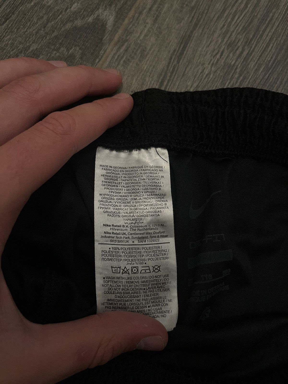 Nike Black nike shorts vintage streetwear Size US 38 / EU 54 - 9 Thumbnail
