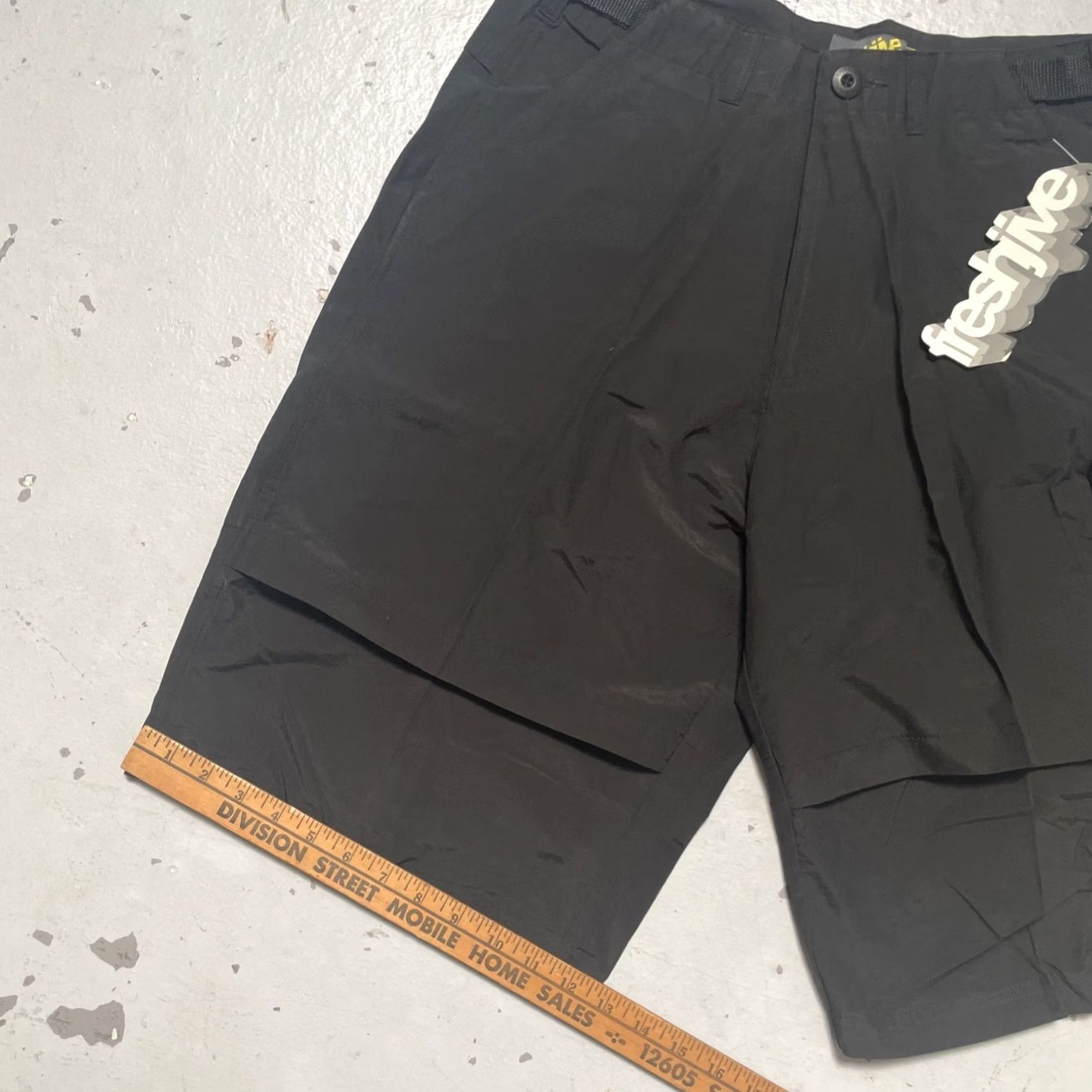 Freshjive VINTAGE Freshjive Nylon Shorts Windbreaker 1990s Y2K Skate Streetwear NWT L Black Mens Size US 33 - 2 Thumbnail