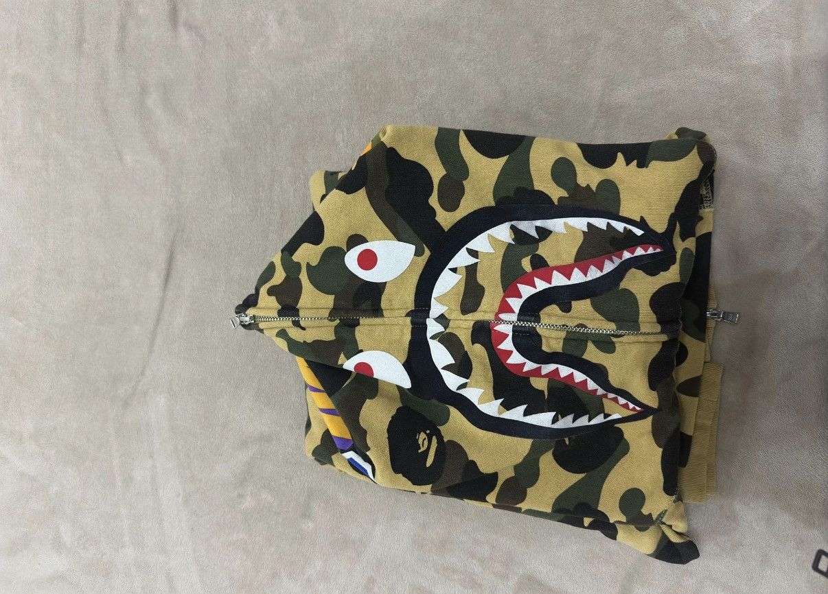 Bape BAPE 1st Camo Shark Head Hoodie K5 Size US XXL / EU 58 / 5 - 8 Thumbnail