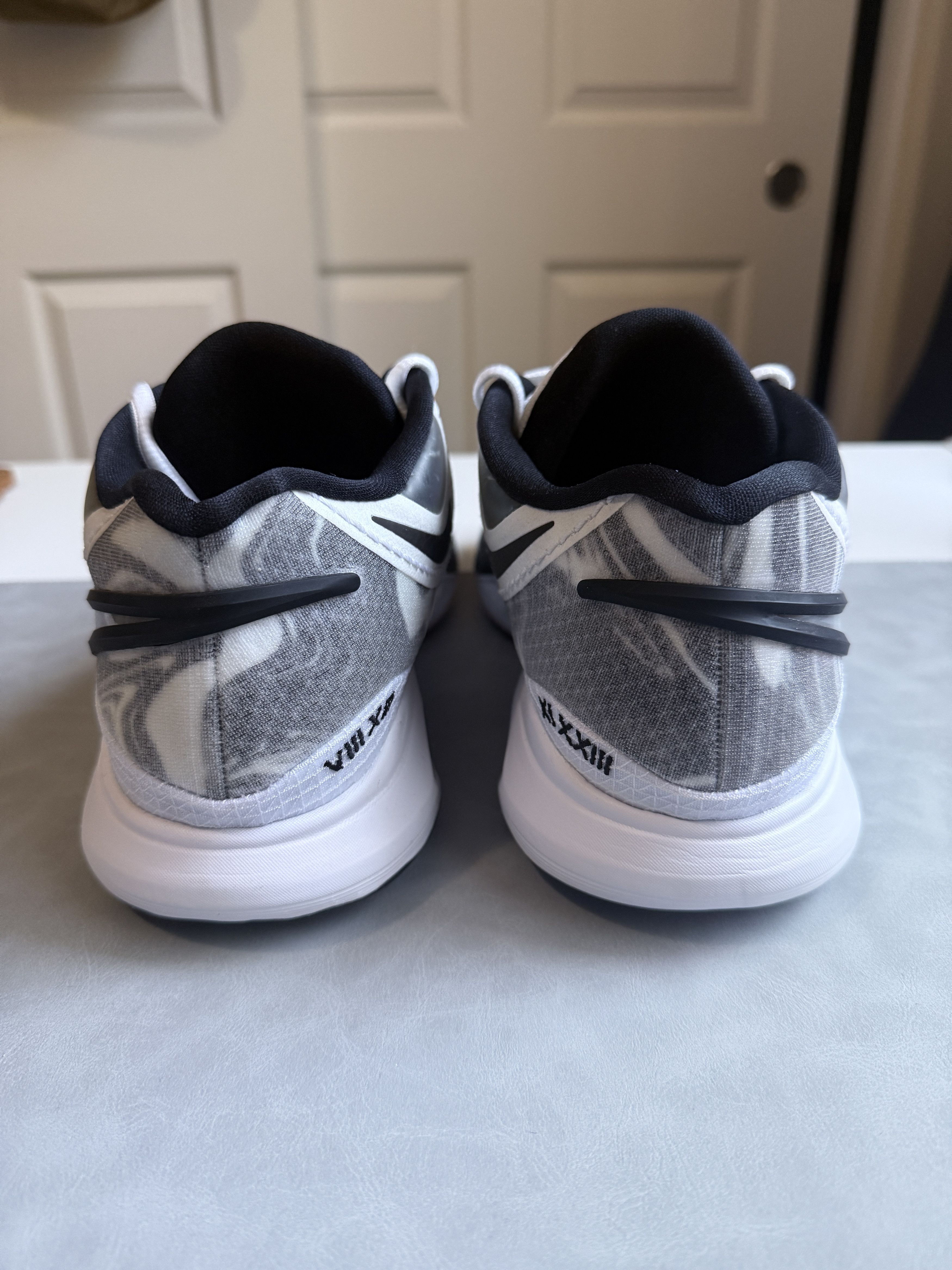 Nike NEW Kyrie 8 Basketball Shoes Size US 12 / EU 45 - 4 Thumbnail