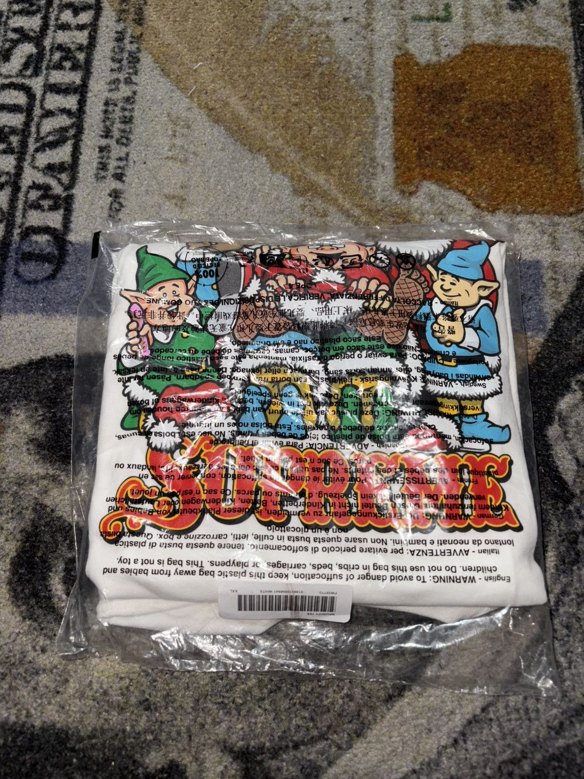 Supreme Supreme Naughty Santa T-Shirt White Size US XXL / EU 58 / 5 - 1 Thumbnail