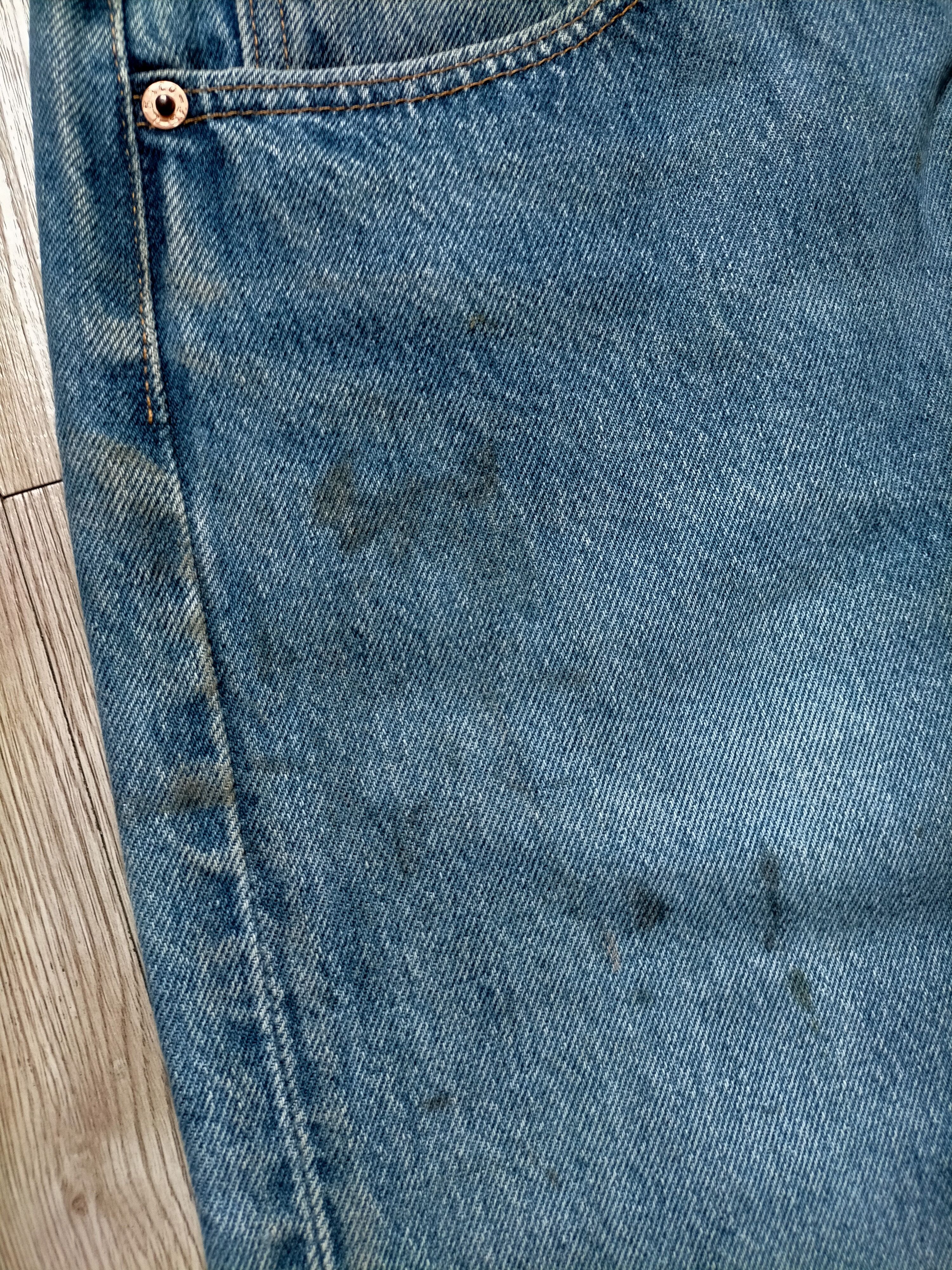 Levi's Vintage Clothing Vintage Levis 501 button Fly Blue Jeans Size US 31 - 17 Thumbnail
