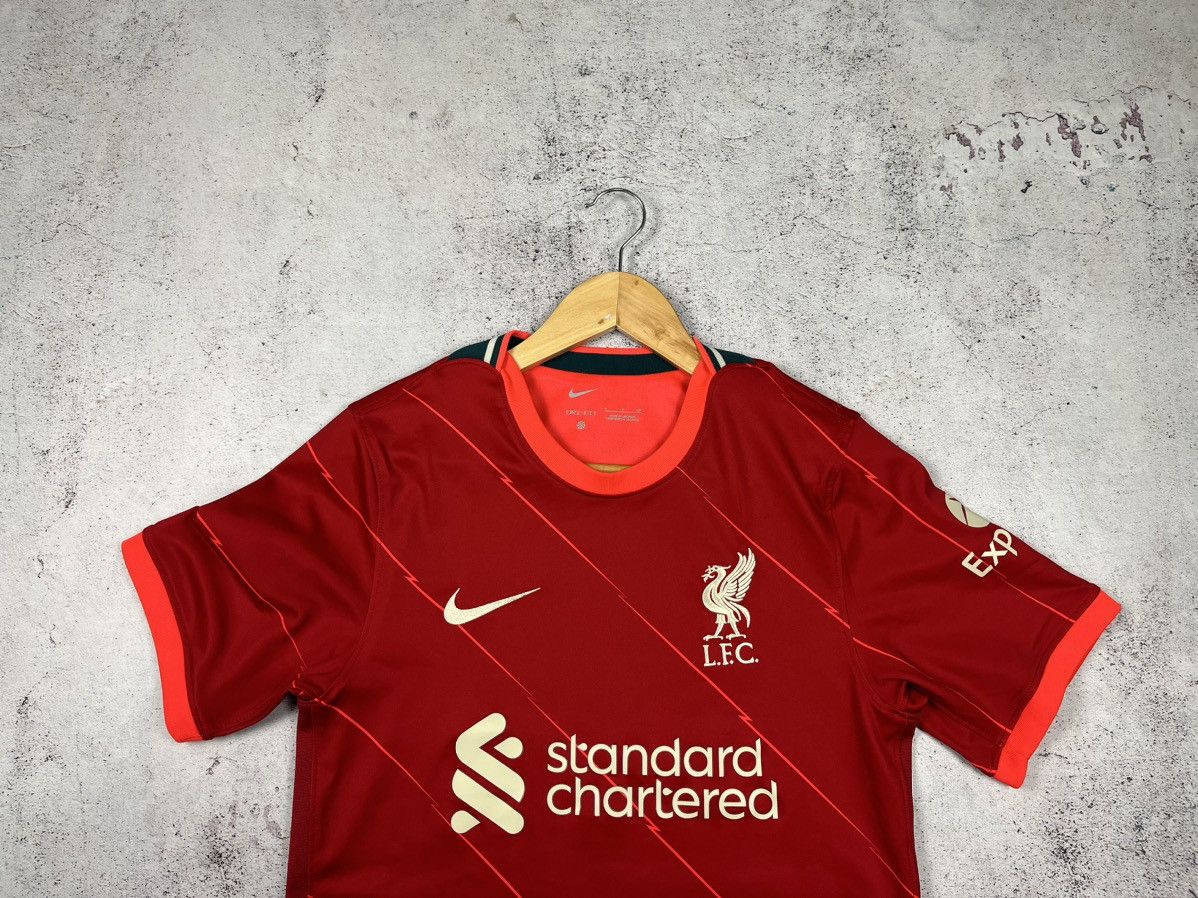 Nike LIVERPOOL 2021 2022 HOME FOOTBALL SHIRT SOCCER JERSEY NIKE Size US S / EU 44-46 / 1 - 2 Thumbnail
