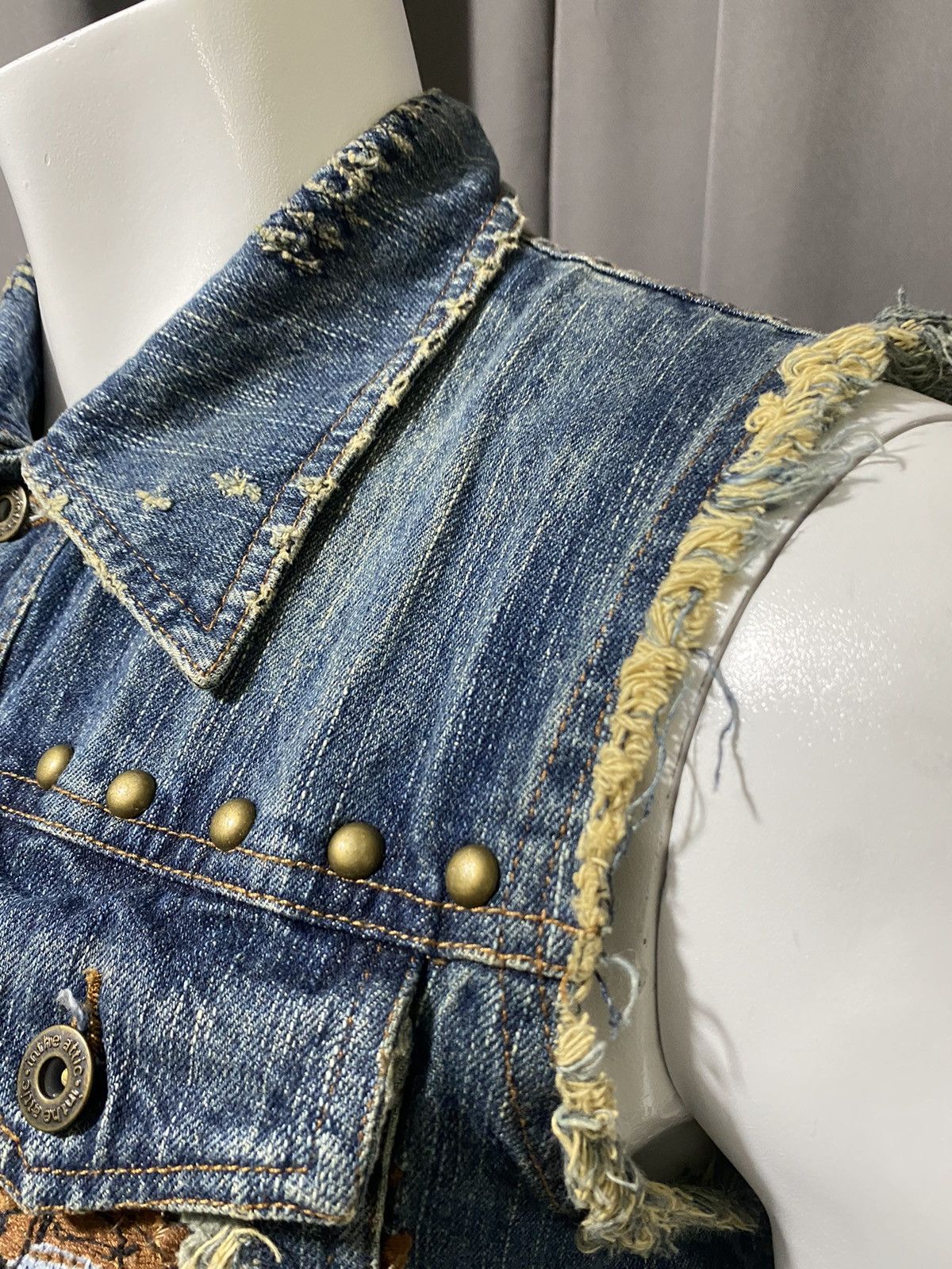 In The Attic × Japanese Brand Punk Indigo Denim Distressed Embroidered Vest Size US M / EU 48-50 / 2 - 9 Thumbnail