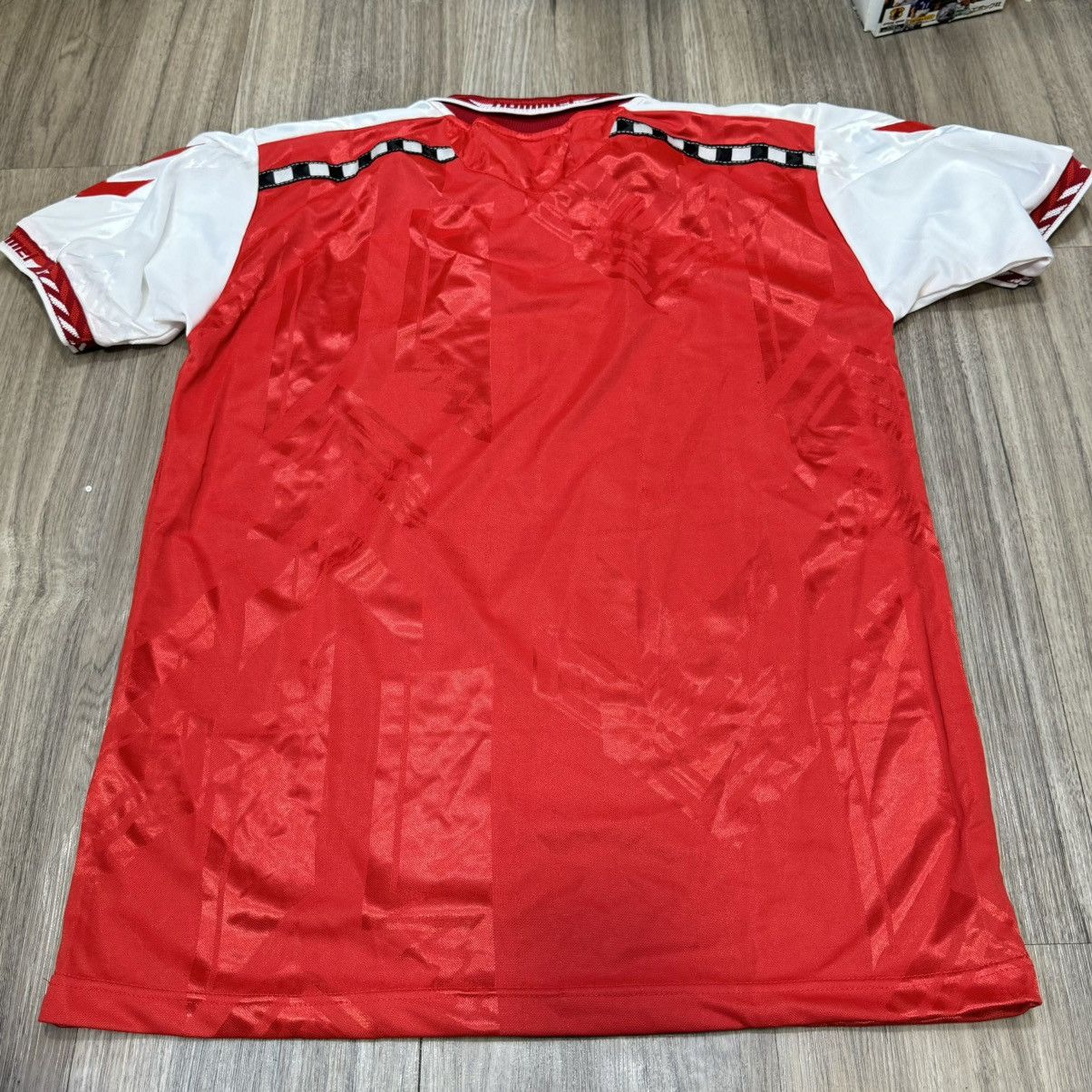 Hummel Denmark Euro96 home shirt (Bnwt) Size US S / EU 44-46 / 1 - 2 Thumbnail