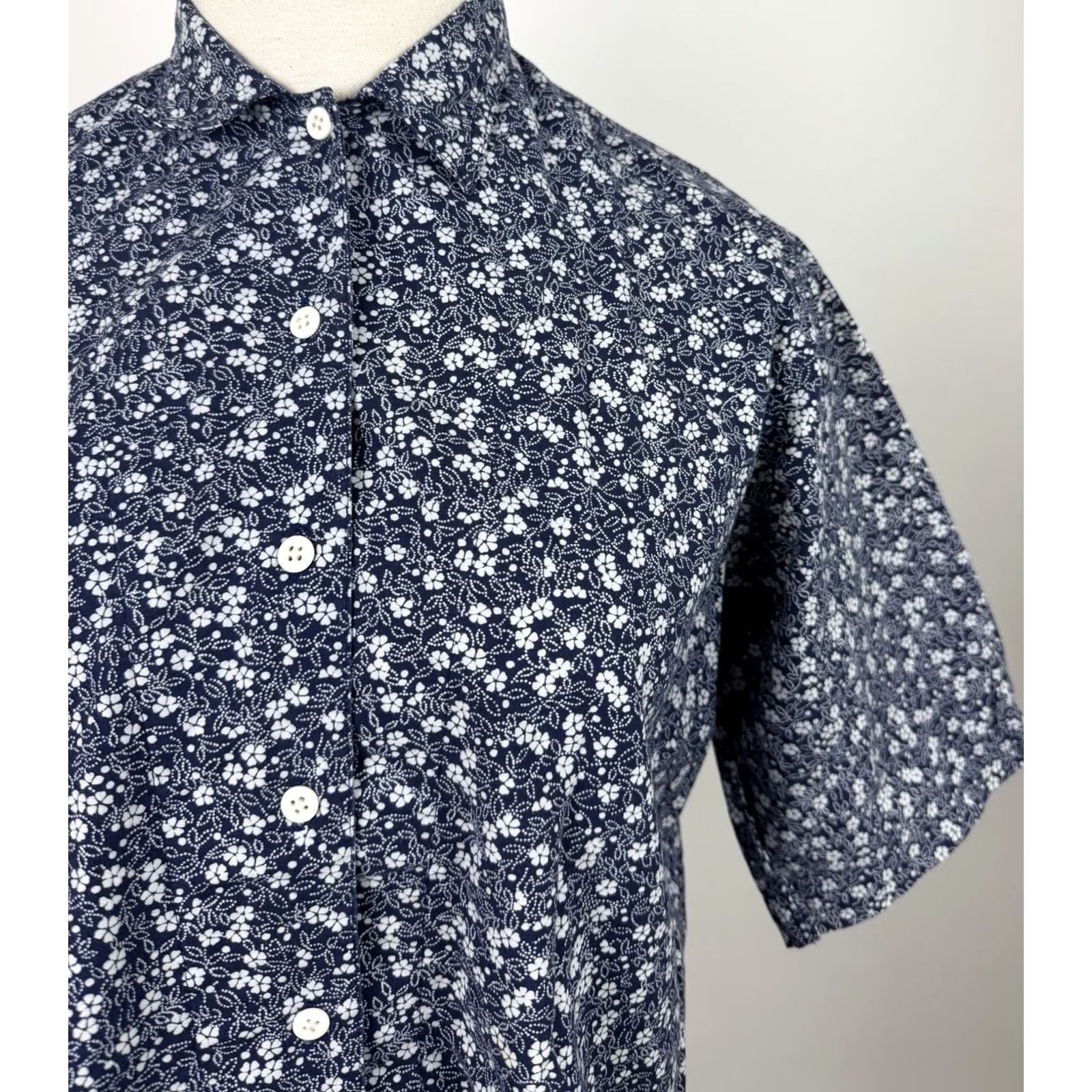 Vintage VINTAGE Woolrich Womens Small Blue Floral Button-Up Shirt Size S / US 4 / IT 40 - 3 Thumbnail