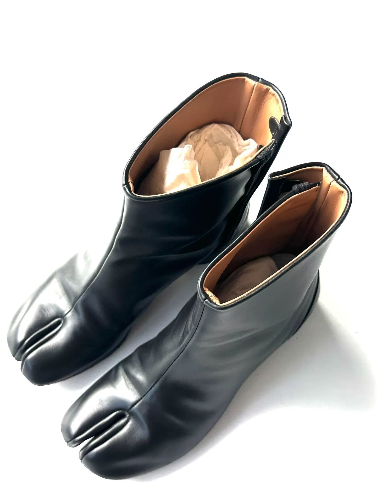 Maison Margiela Maison Margiela Tabi Split-Toe Ankle Boots Size US 5 / IT 35 - 1 Thumbnail