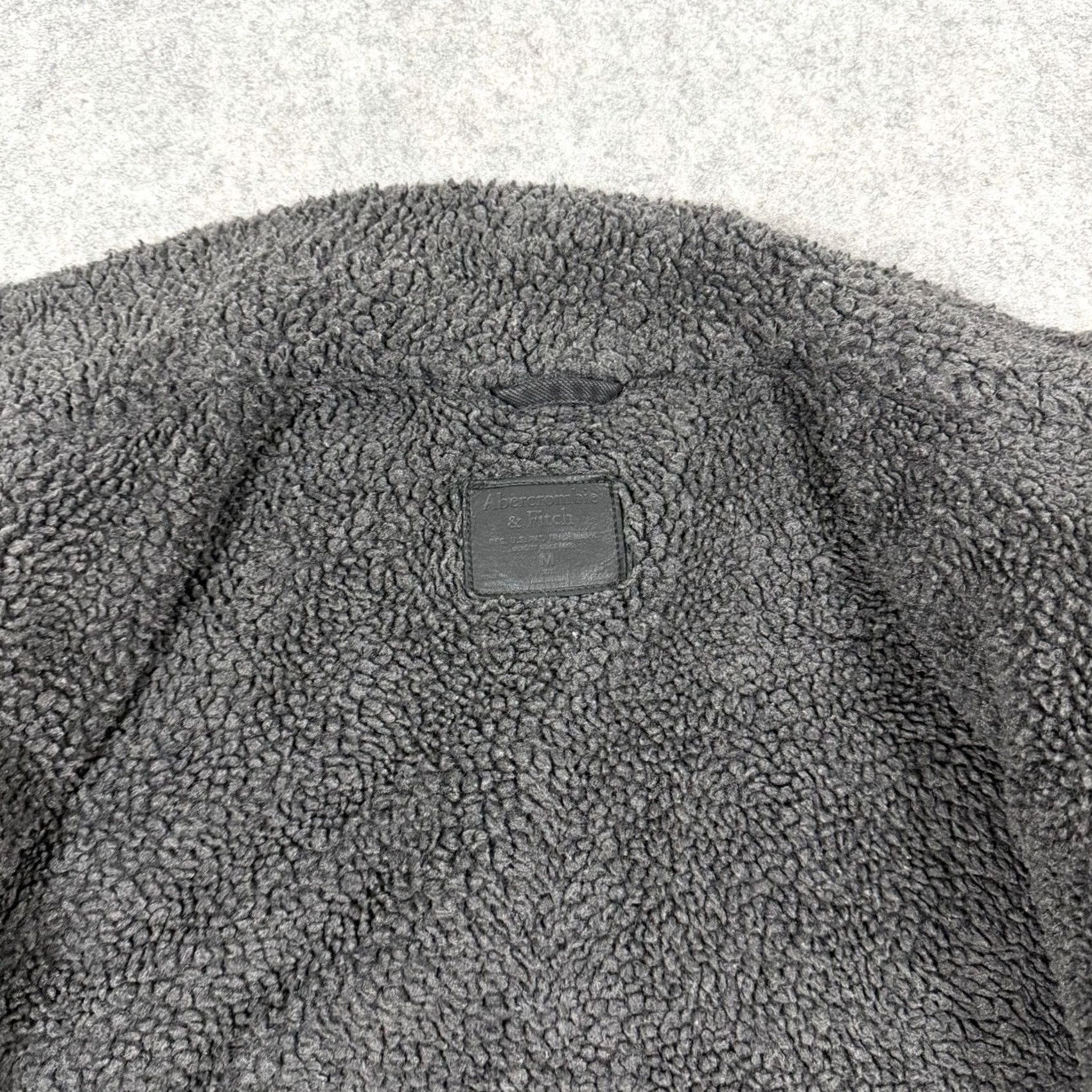 Abercrombie & Fitch Abercrombie & Fitch Denim Jacket Men’s Medium Black Sherpa Lined Vintage? (Note: Original title indicates "Vintage" but item says Vintage: No) Size US M / EU 48-50 / 2 - 5 Thumbnail
