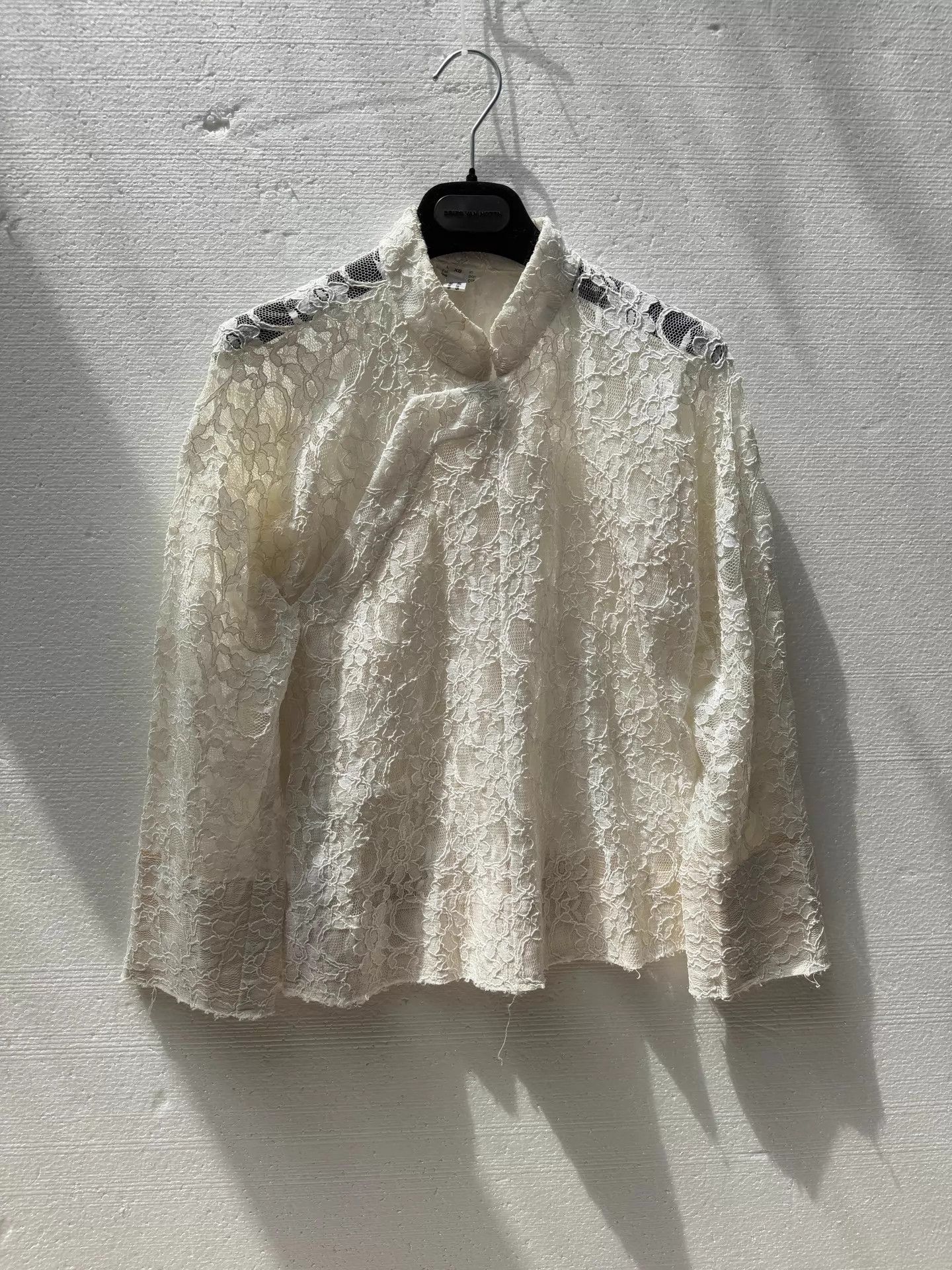 Comme des Garcons Comme des Garcons Lace Chinese Palace top Size XS / US 0-2 / IT 36-38 - 1 Thumbnail