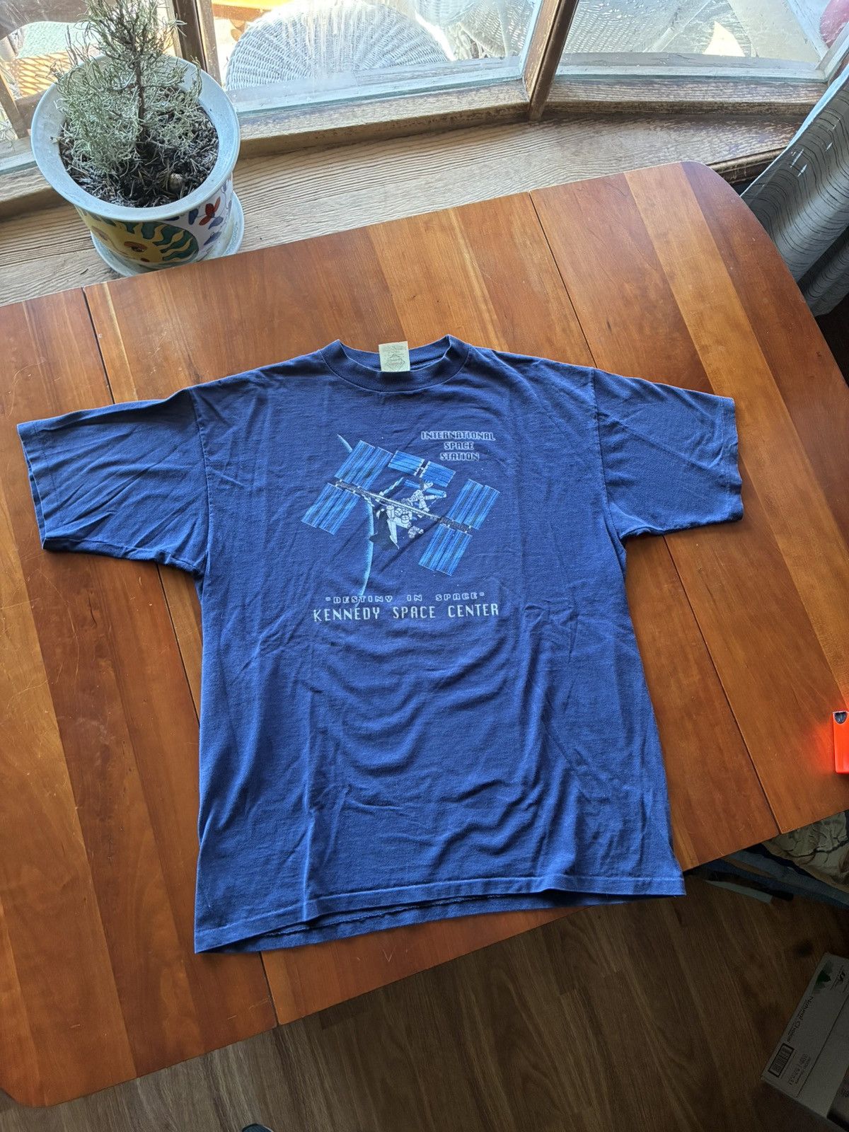 Vintage Vintage 90s Space Station tee shirt Size US XL / EU 56 / 4 - 1 Thumbnail