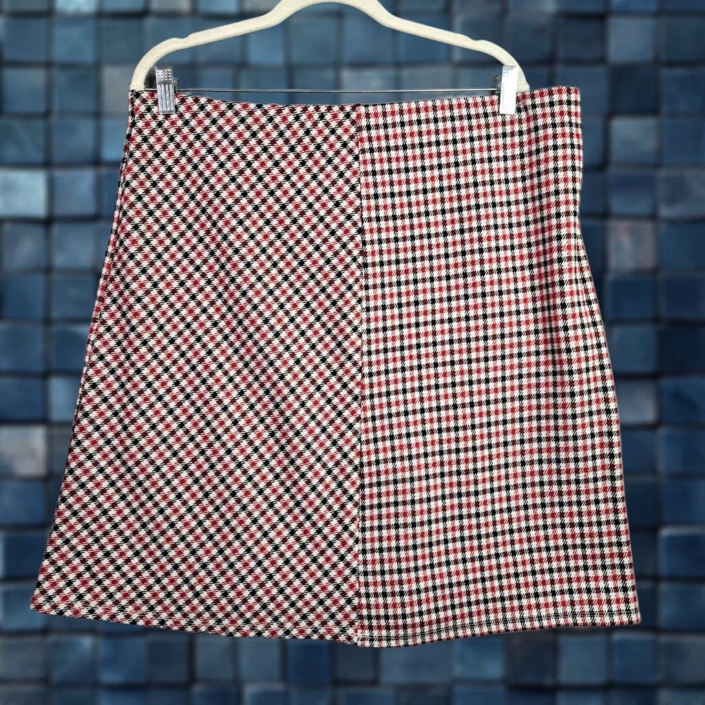 J. Jill J.jill Skirt Pante Women's Pull on Elastic waist Red White Plaid Mini Size M Multicolor Border A-Line Short Short Term? Size 32" / US 10 / IT 46 - 1 Thumbnail