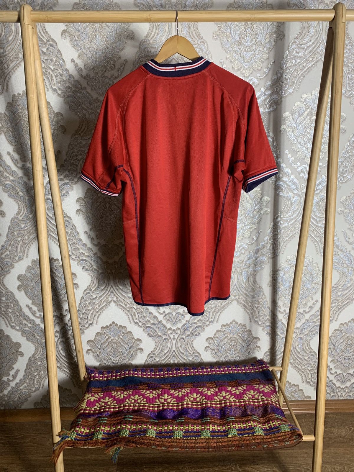 Umbro VINTAGE UMBRO ENGLAND RETRO SOCCER JERSEY MANCHESTER Y2K 90s Size US L / EU 52-54 / 3 - 11 Thumbnail