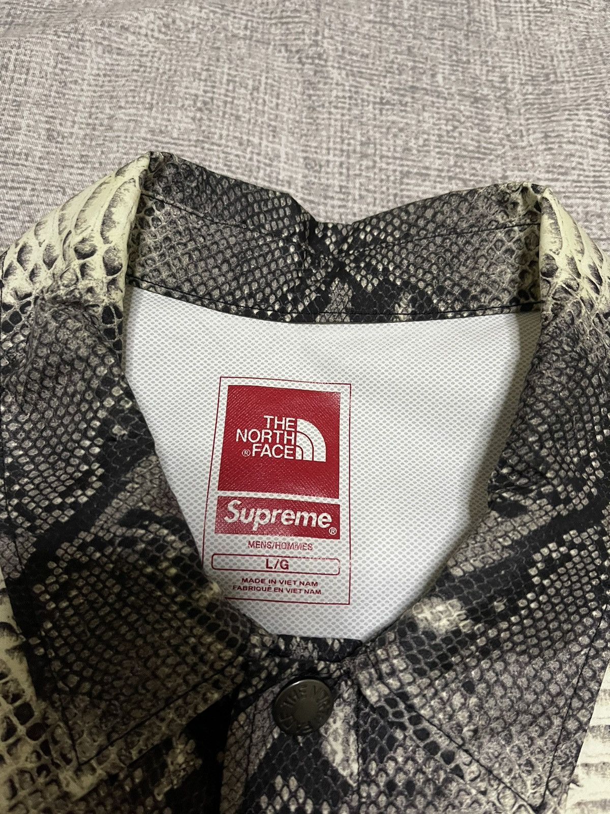 Supreme × The North Face Supreme tnf the north face snakeskin taped seam coach Jacket Size US L / EU 52-54 / 3 - 5 Thumbnail