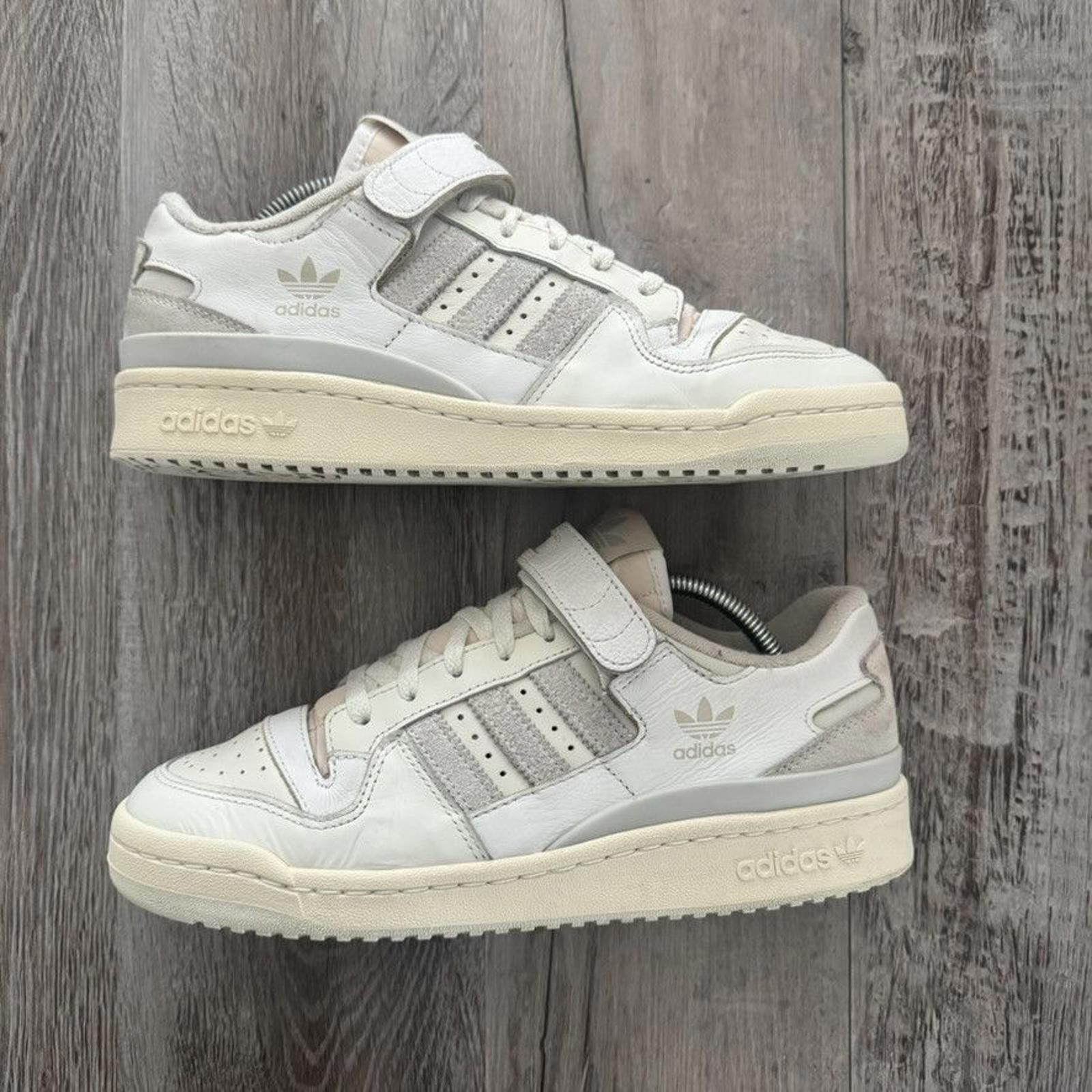 Adidas adidas • Forum 84 Low (9M) Size US 9 / EU 42 - 2 Thumbnail