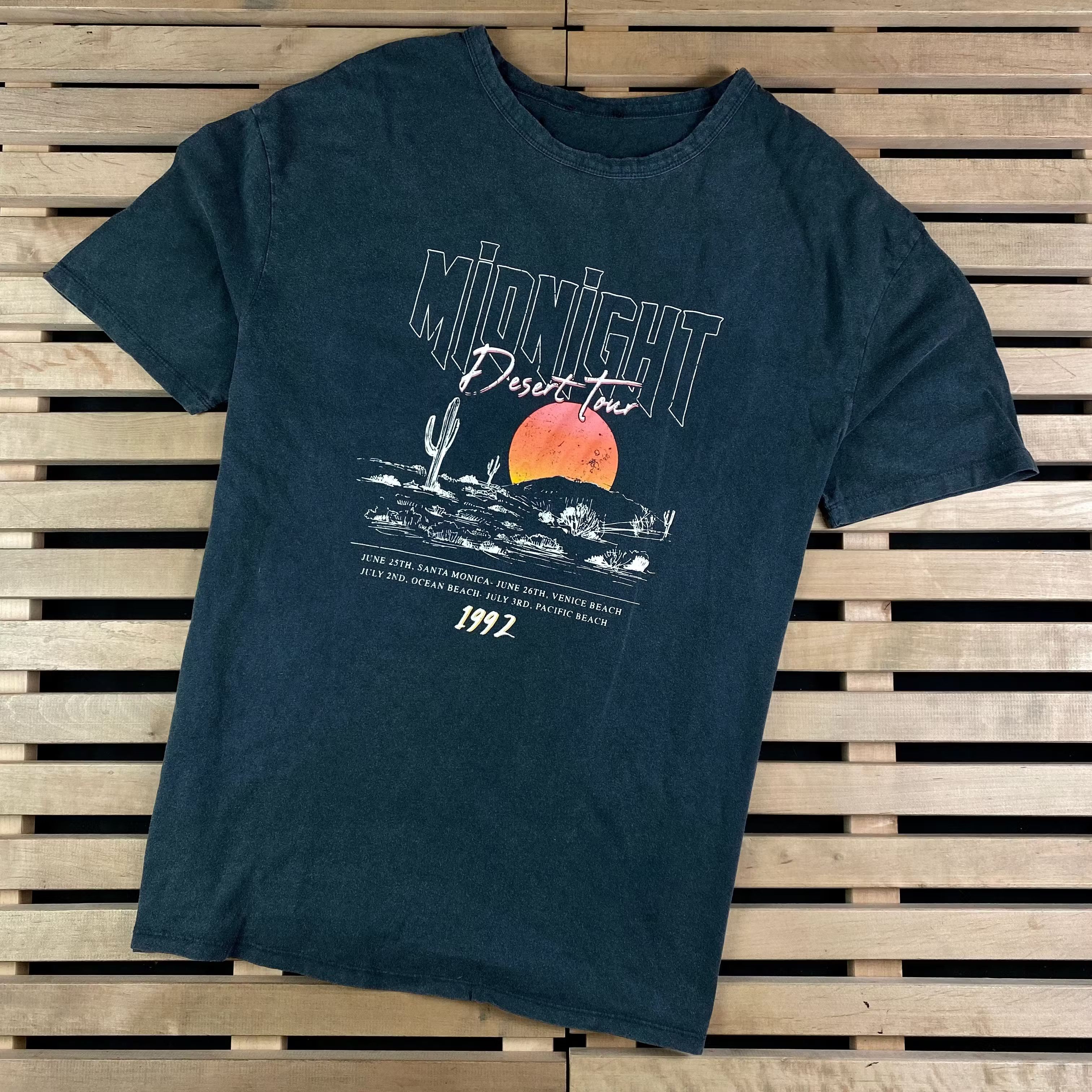 Band Tees × Vintage Mens Vintage T Shirt Midnight Desert Tour Size L Size US L / EU 52-54 / 3 - 1 Thumbnail