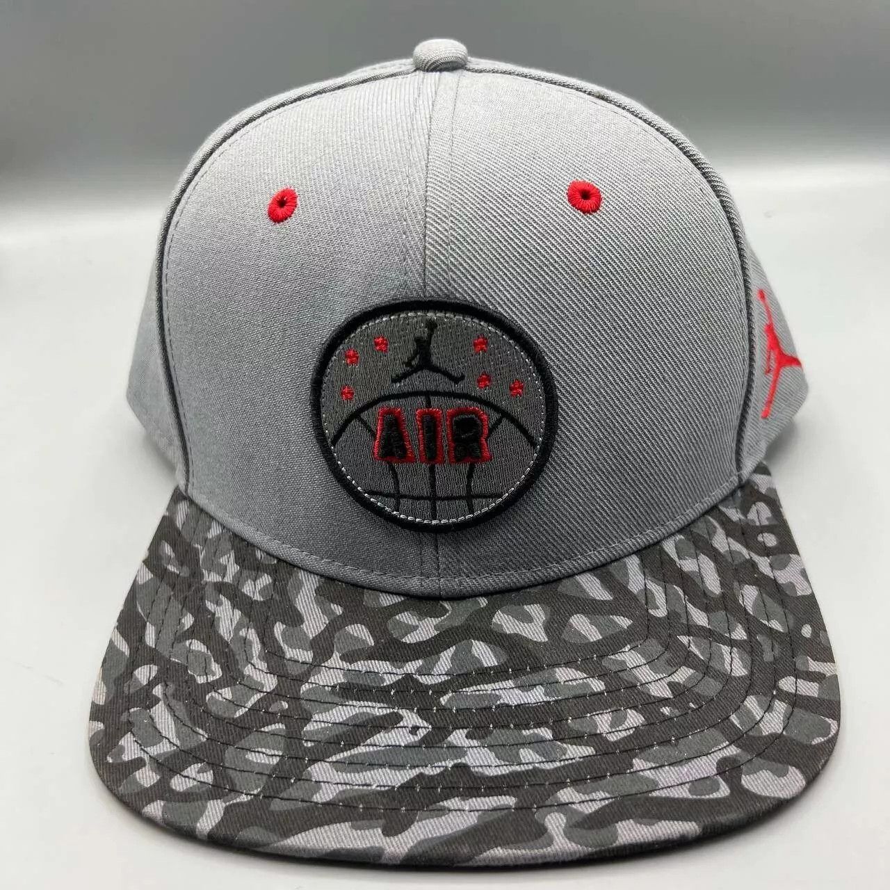 Jordan Brand Air Jordan Hat Men Gray Camouflage Embroidered Snap Back Cap Size ONE SIZE - 1 Thumbnail