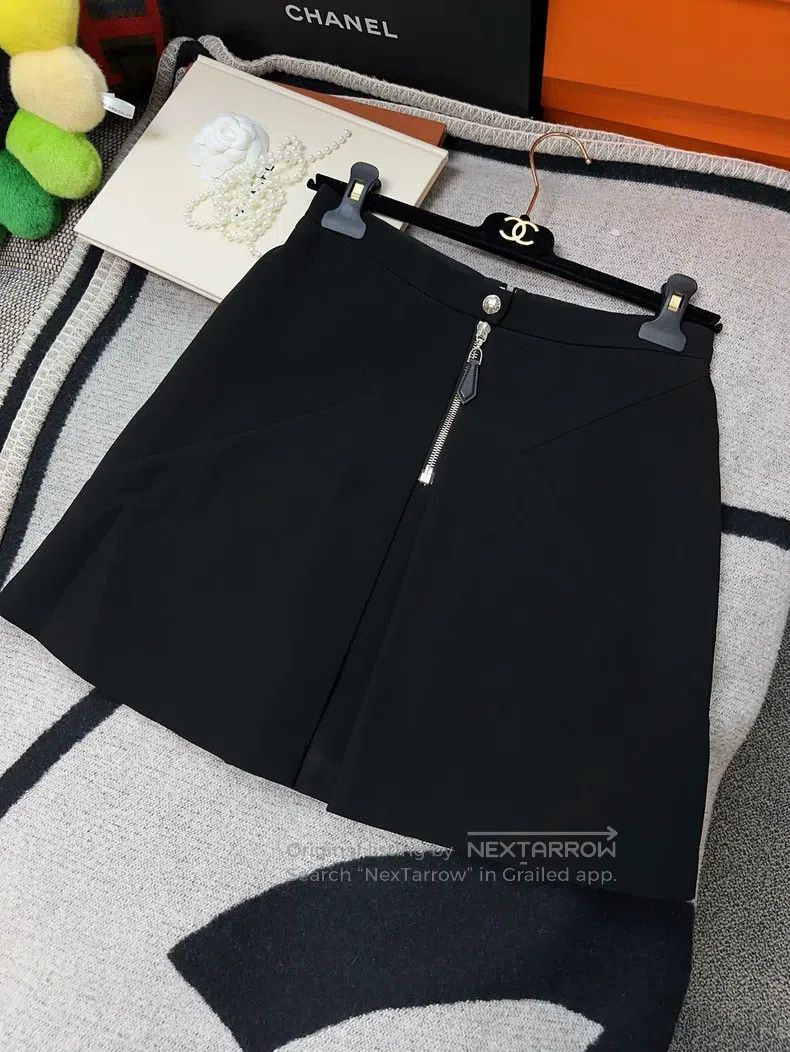 Louis Vuitton Louis Vuitton Black Skirt Size 33" - 8 Thumbnail