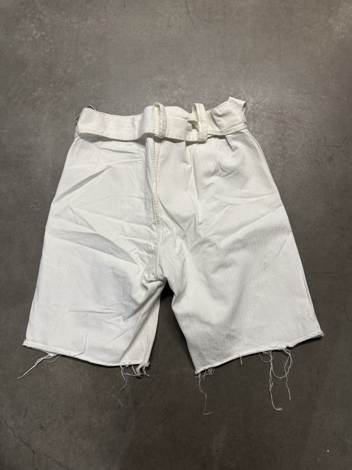 Maison Margiela MAISON MARGIELA SHORTS Size US 30 / EU 46 - 2 Thumbnail