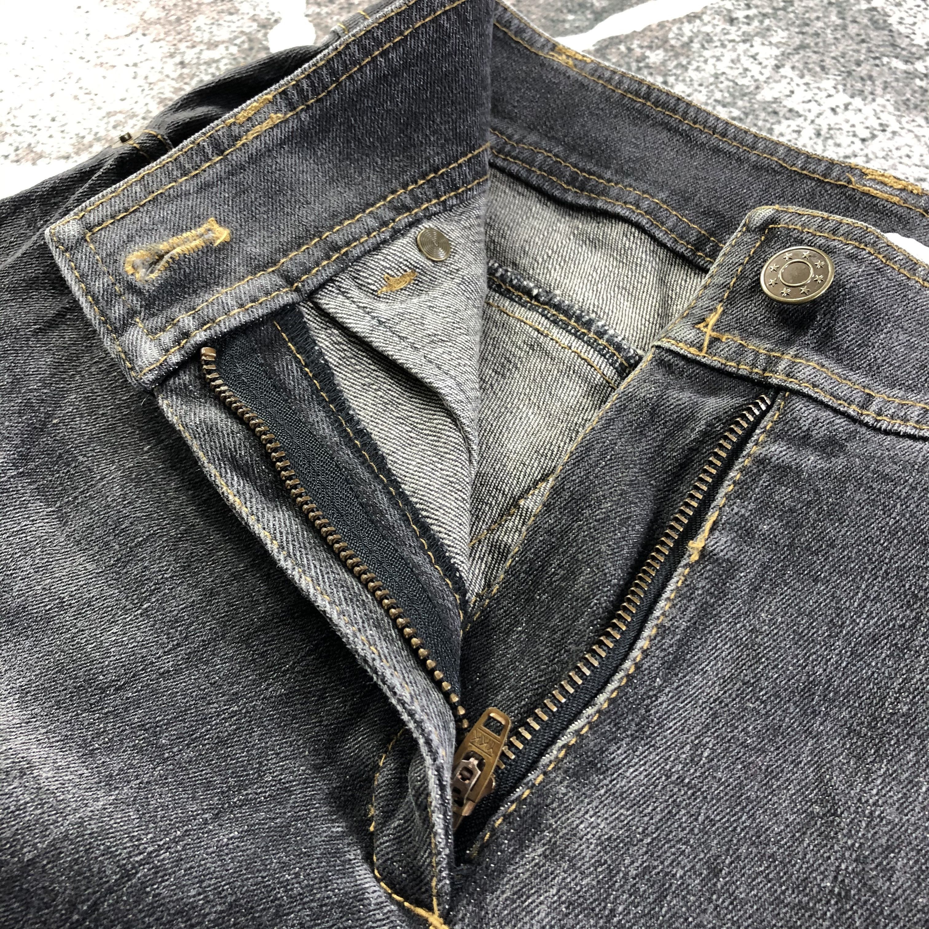 Japanese Brand Japanese Brand Espie Jeans Faded Black Flare Denim KJ1645 Size 28" / US 6 / IT 42 - 7 Thumbnail