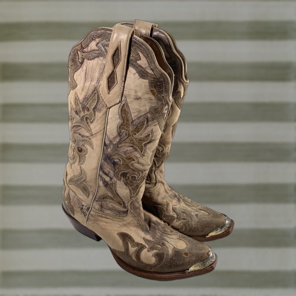 Vintage Johnny Ringo Distressed Leather Boots Women Size 7.5 B Beige Metal Western Boots Women 7.5 Beige Metal Tips Western Size US 8 / IT 38 - 1 Thumbnail