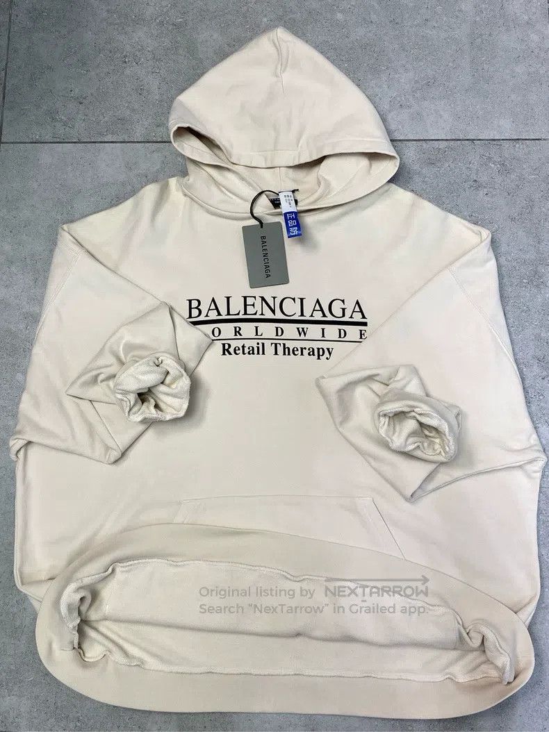 Balenciaga Balenciaga Underline logo, pattern, maize yellow sweatshir Size US M / EU 48-50 / 2 - 4 Thumbnail