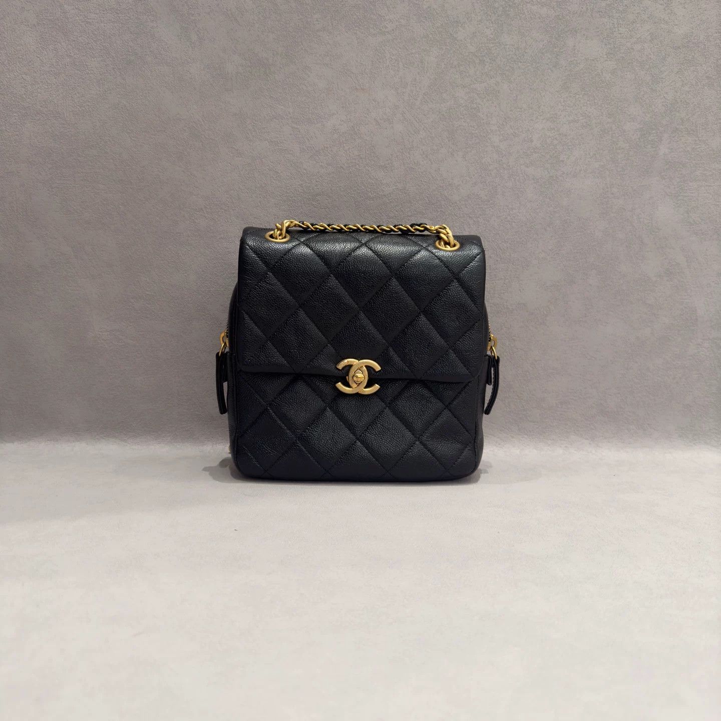 Chanel Pre-loved Bag Very good condition Size ONE SIZE - 1 Thumbnail