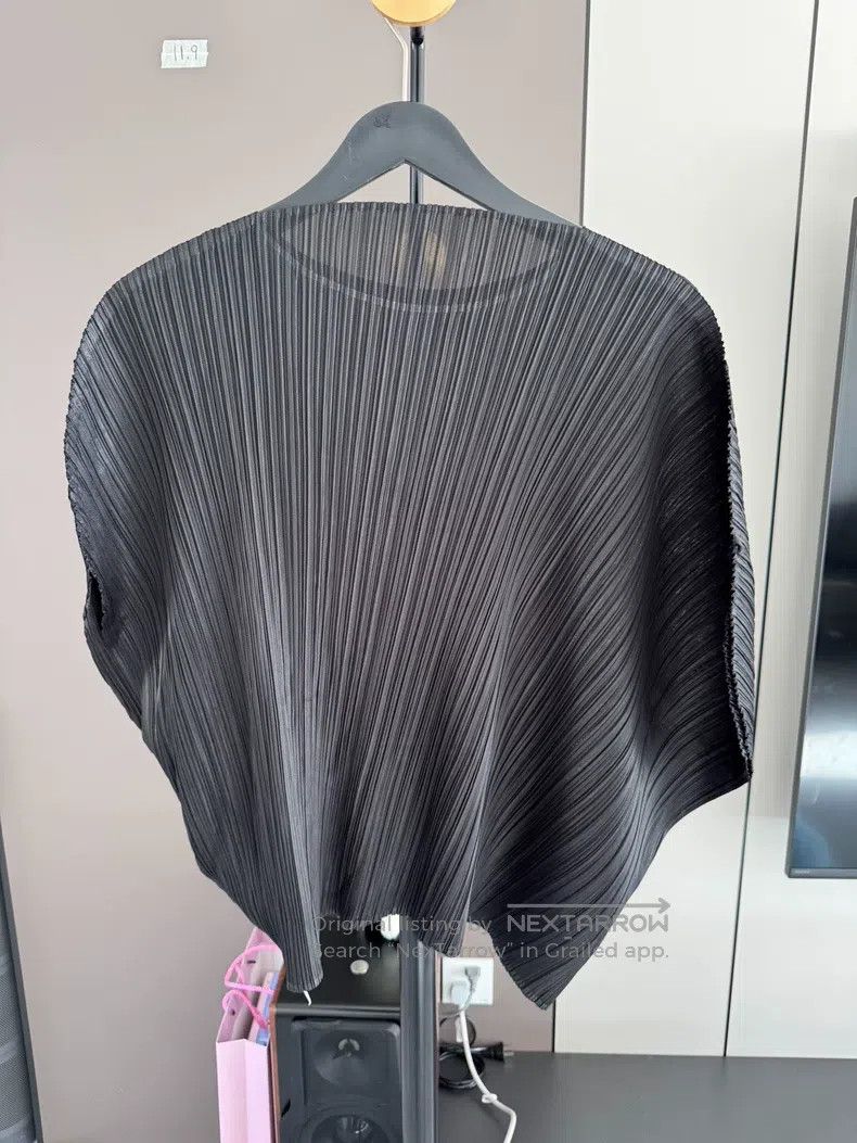 Issey Miyake Issey Miyake Black Round Disc Kelp Pleated Top Size XXL / US 16-18 / IT 52-54 - 2 Thumbnail