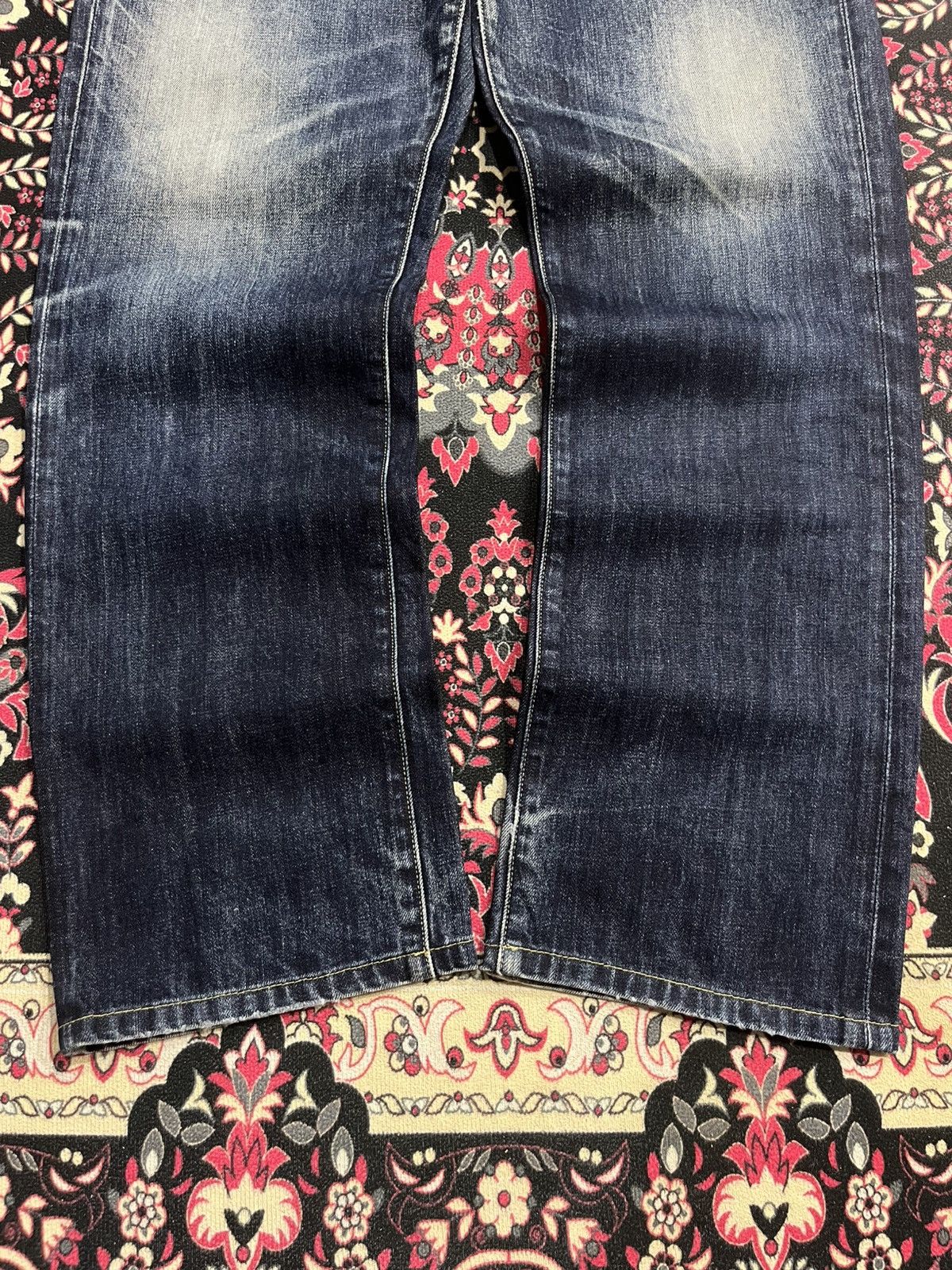 Jun Takahashi Vintage Japan Uniqlo UJ Dark Blue Whisker Faded Washed Jeans Size US 36 / EU 52 - 9 Thumbnail