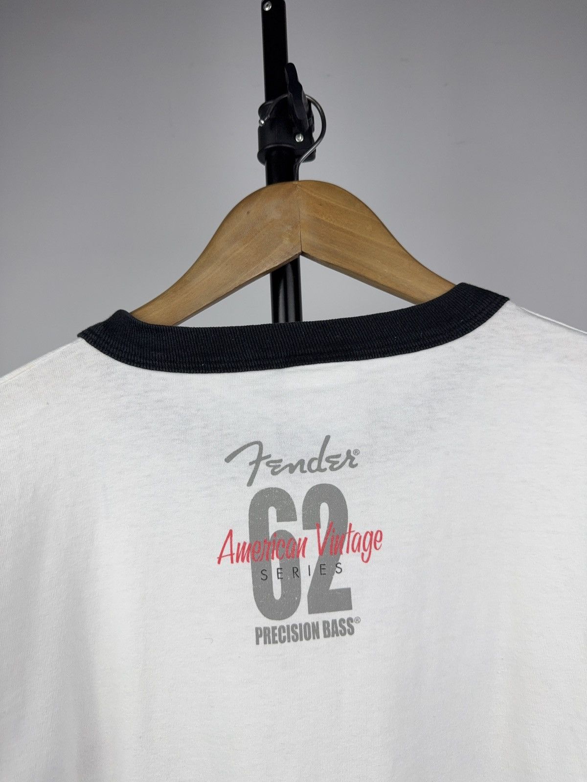 Vintage Vintage 90s Fender 62 Precision Bass Ringer Tee Made USA Size US L / EU 52-54 / 3 - 11 Thumbnail