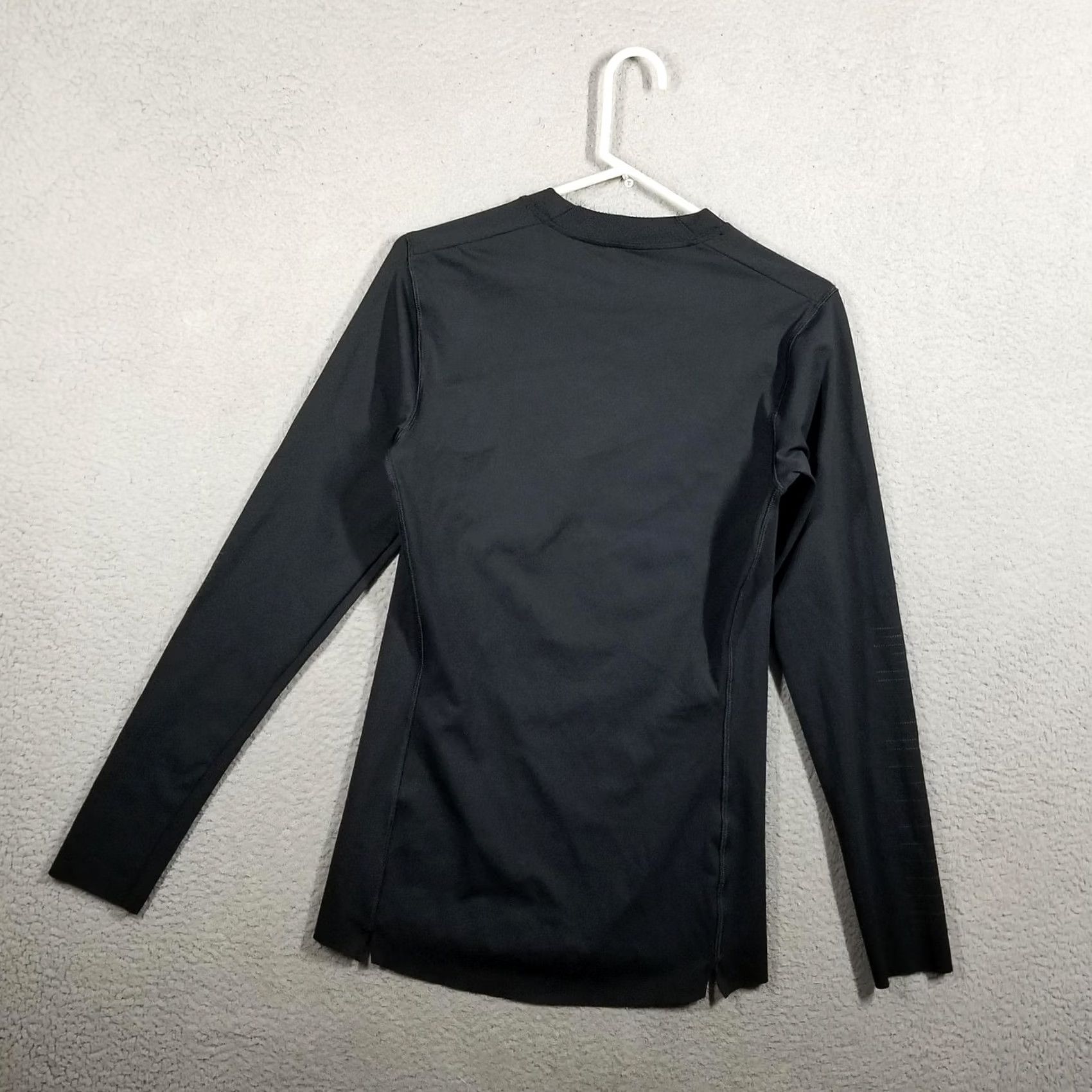 Nike Nike Pro Baselayer Dri-Fit Long Sleeve Training Top Tight Fit M DDM5531-010 Shirts Mens Black Slim Moisture Wicking Gym & Training 90s? Size US M / EU 48-50 / 2 - 2 Thumbnail