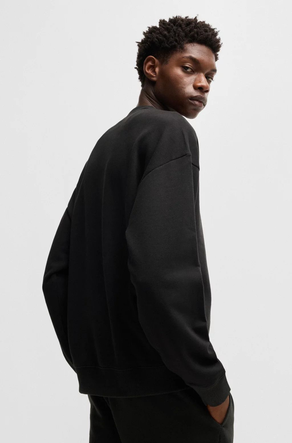 OAMC o1y0225 Logo Crewneck Sweatshirt in Black Size US L / EU 52-54 / 3 - 4 Thumbnail