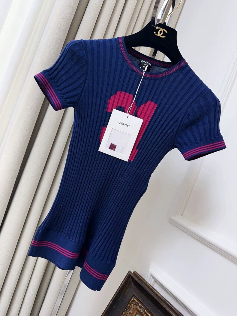 Chanel Chanel Dark blue red border No. 31 number double C knitwea Size XS / US 0-2 / IT 36-38 - 1 Thumbnail
