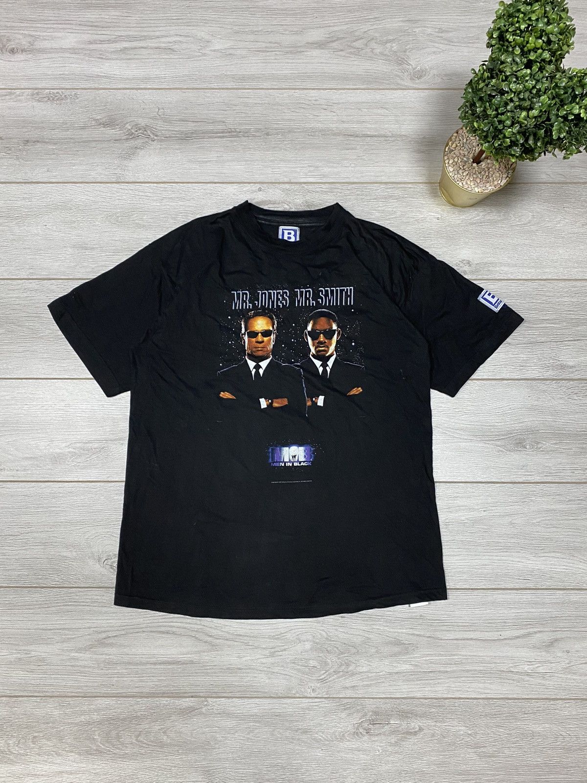 image of Movie x Vintage 1997 Men In Black Mib Faded Black Tee (Will Smith) (Size XL)