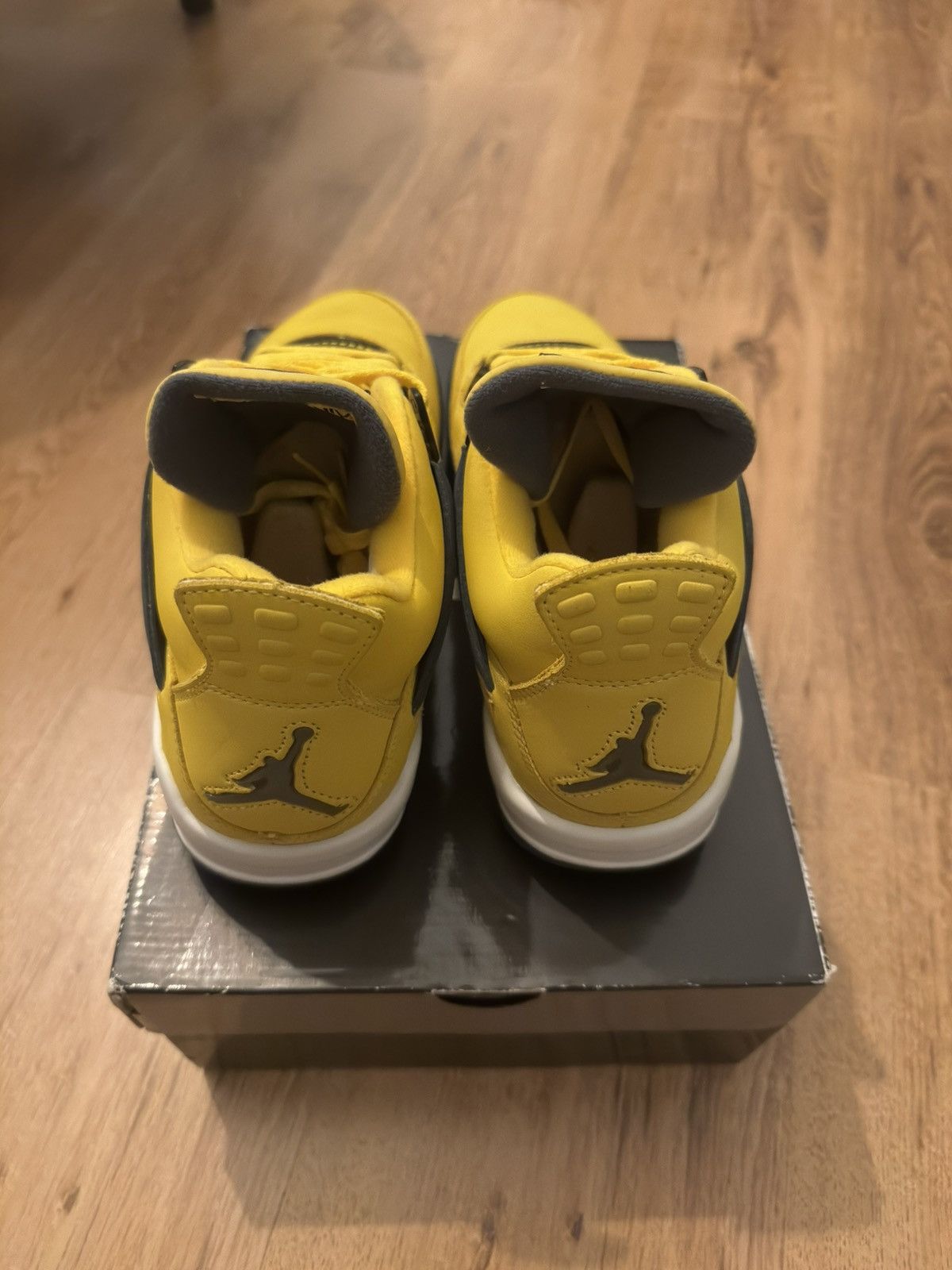 Jordan Brand DS 2006 Jordan 4 Retro LS Lightning (314254-702) Size 9 Size US 9 / EU 42 - 4 Thumbnail