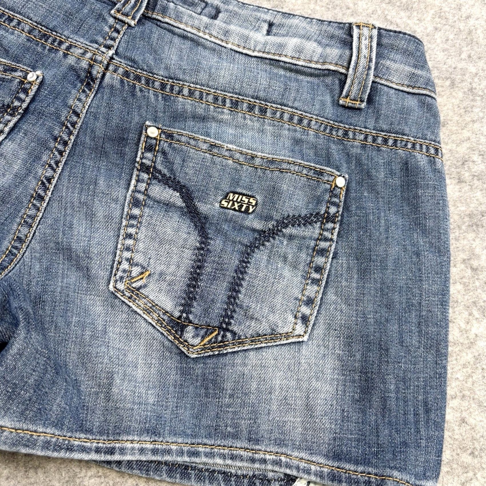 Miss Sixty Miss Sixty Denim Mini Shorts W26 Women Blue Retro Y2K Vintage Summer (Regular) Womens Size 26" / US 2 / IT 38 - 6 Thumbnail