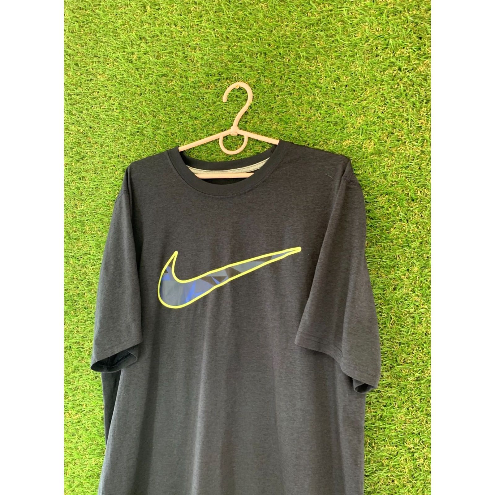 Nike Nike Dri-Fit T-Shirt Mens Shirt Jersey 2012 M Black Gray Nike Dri-FIT Mens Shirt Jersey 2012 M Black Gray Size US M / EU 48-50 / 2 - 2 Thumbnail