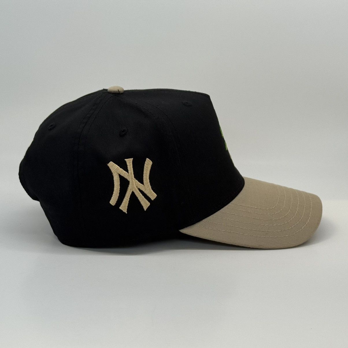 Japanese Brand New York Bonsai Tree Black and Khaki Snapback Size ONE SIZE - 3 Thumbnail
