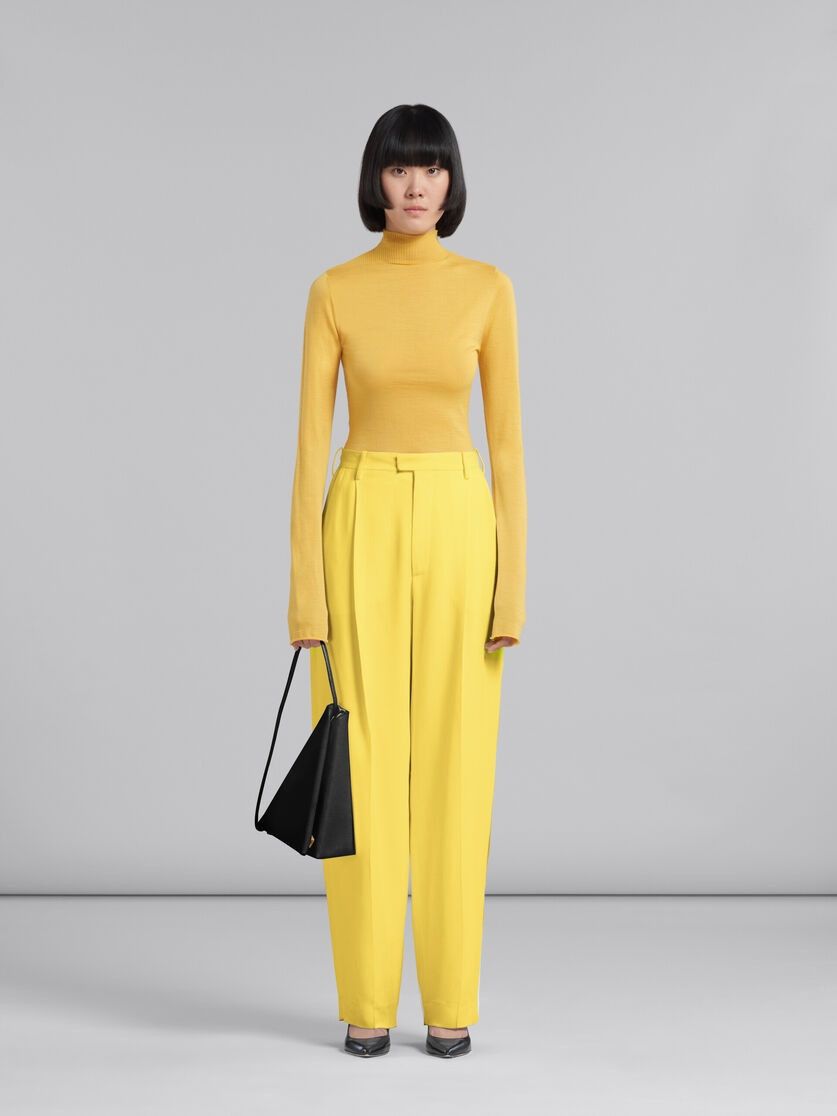 Marni oc11z0525 Size: OS/Leather Prisma Triangle Bag in Black Size ONE SIZE - 6 Thumbnail