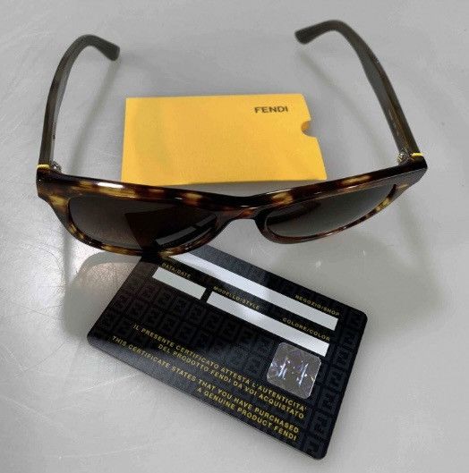 Fendi Fendi 🇮🇹 tortoise shell Havana logo sunglasses NEW Size ONE SIZE - 9 Thumbnail
