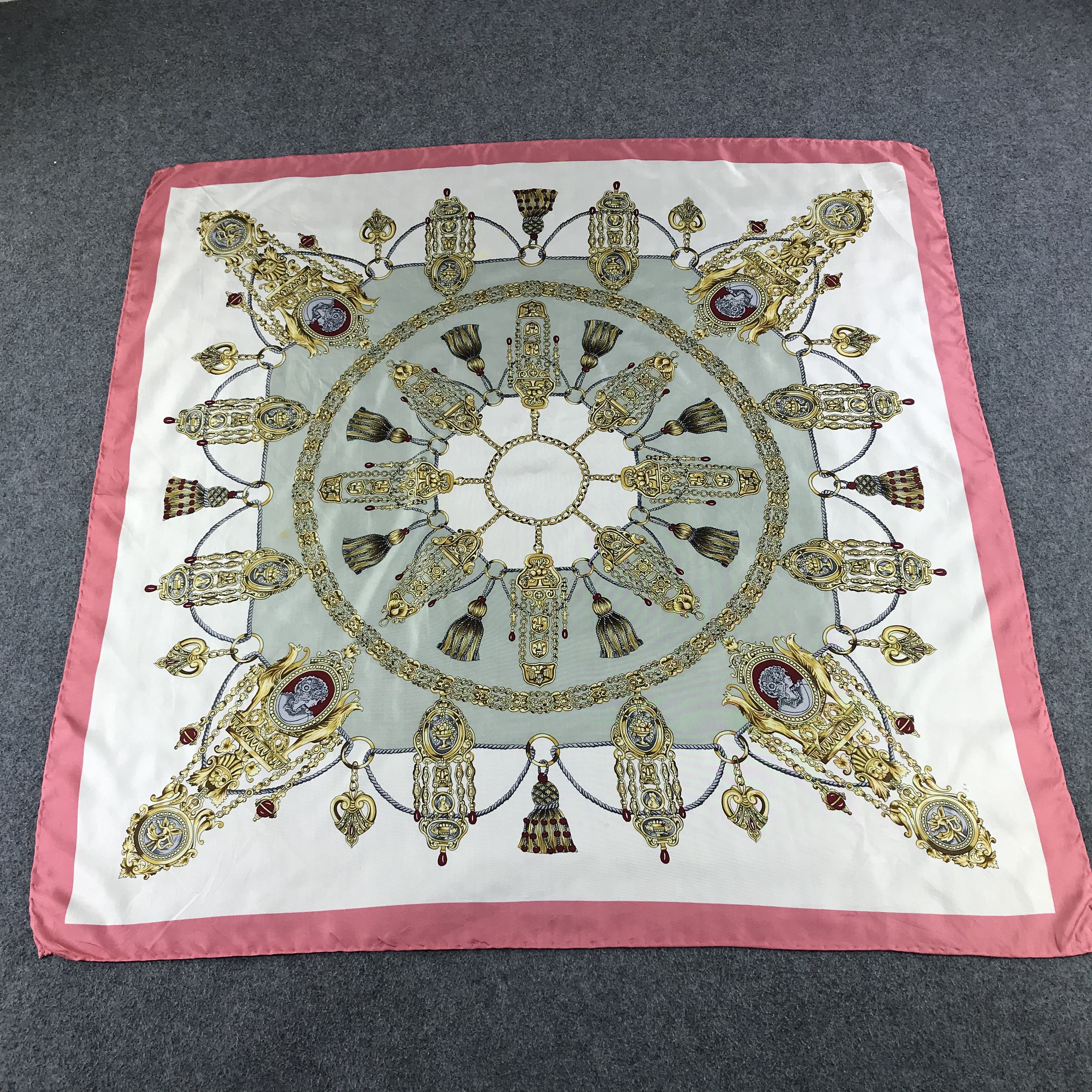 Vintage Luxury Design Vintage Silk Scarf M44 Size ONE SIZE - 2 Thumbnail
