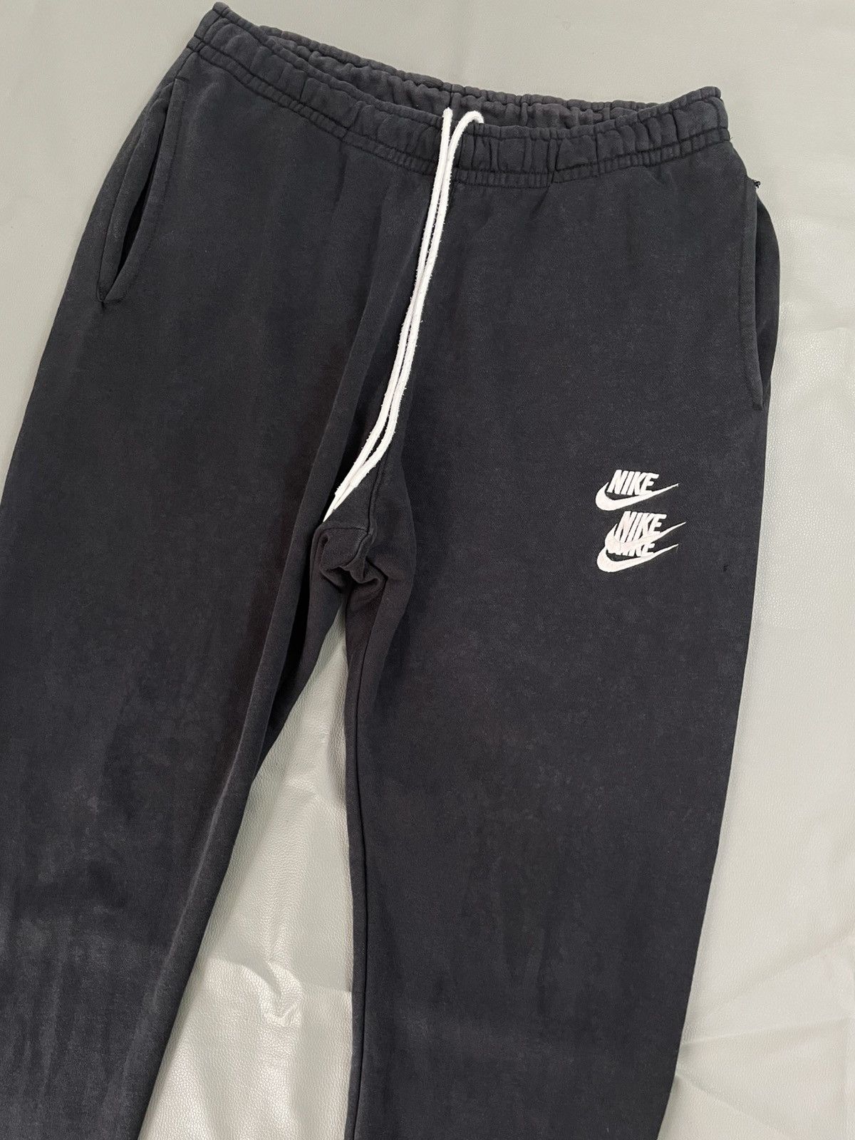 Nike Nike world tour sweatpants Size US 33 - 3 Thumbnail
