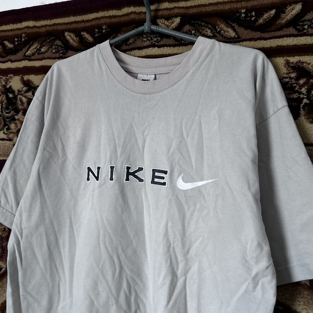 Nike × Vintage 90s Nike Big Logo Vintage Y2K Retro Tee T-Shirt Size US L / EU 52-54 / 3 - 2 Thumbnail