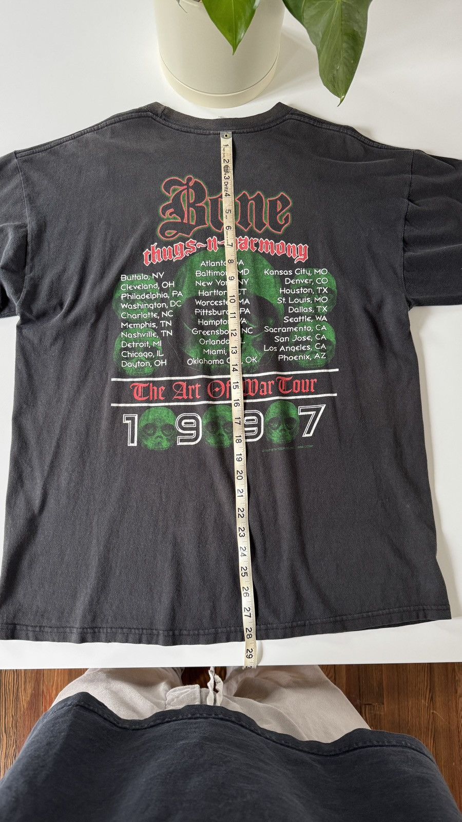Vintage VINTAGE BONE THUGS N HARMONY ART OF WAR TOUR TEE Size US L / EU 52-54 / 3 - 7 Thumbnail