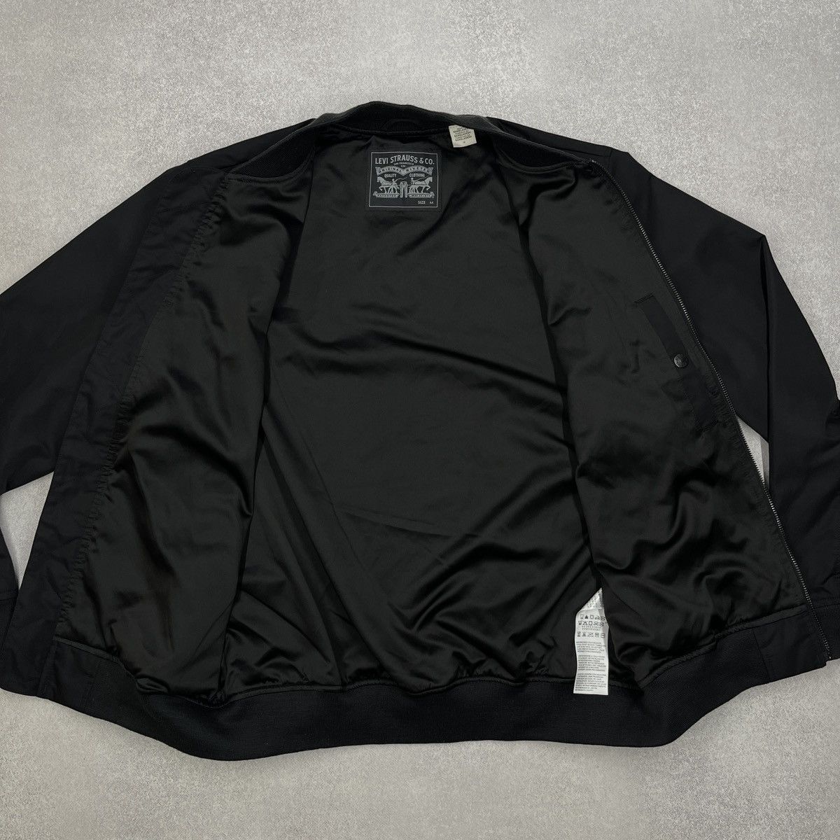 Levi's Mens Levis Black Bomber Jacket Size M Size US M / EU 48-50 / 2 - 7 Thumbnail