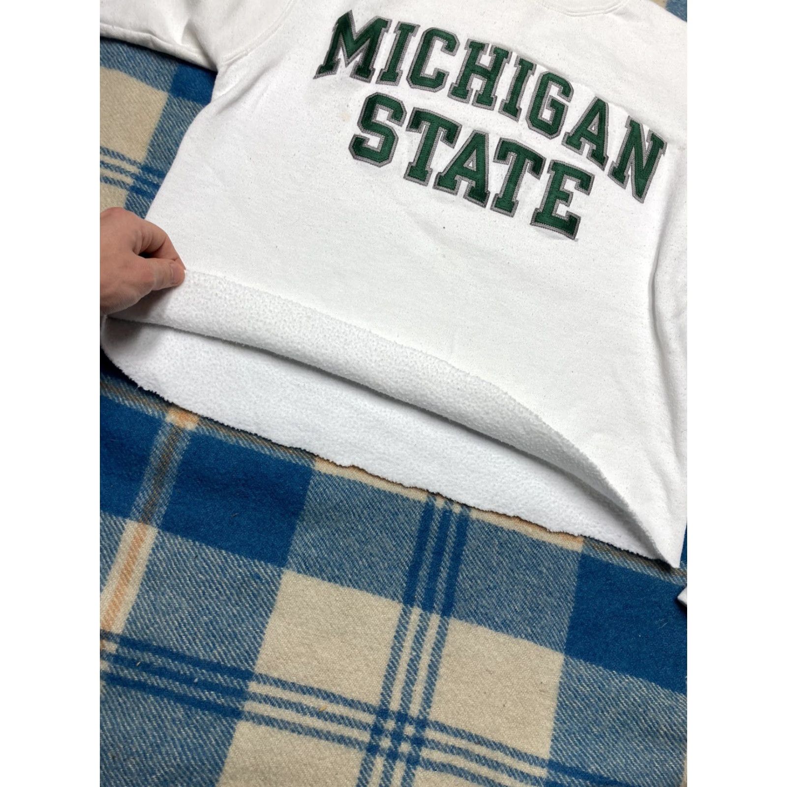 Champion VINTAGE Champion Crewneck Sweatshirt Cropped Michigan State University XS White Univ Pullover Men G2 Size US XS / EU 42 / 0 - 5 Thumbnail