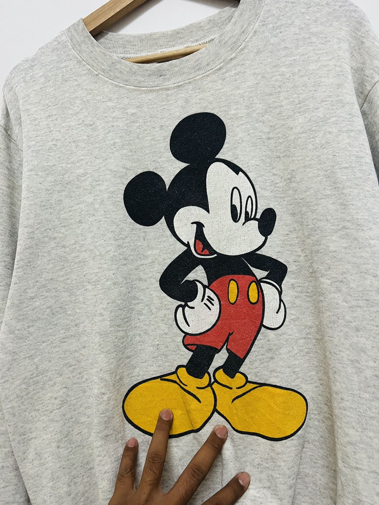 Disney × Mickey Mouse × Vintage Vintage 90s Mickey Mouse Sweater Thrashed Size US M / EU 48-50 / 2 - 4 Thumbnail