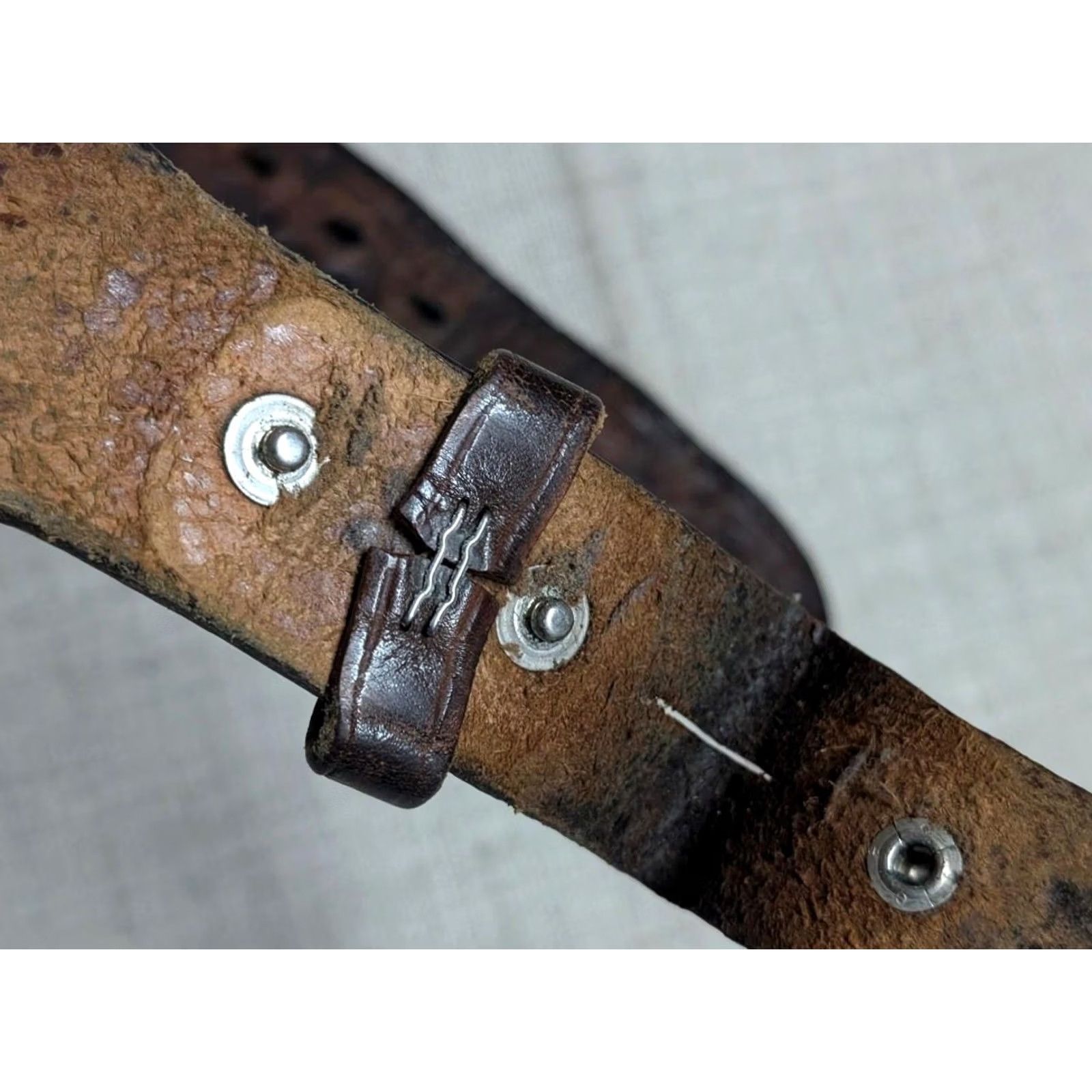 Vintage VINTAGE TOOLED bucke belt ACORNS cowhide leather 32 brown WESTERN tapered cowboy Size 32 - 5 Thumbnail