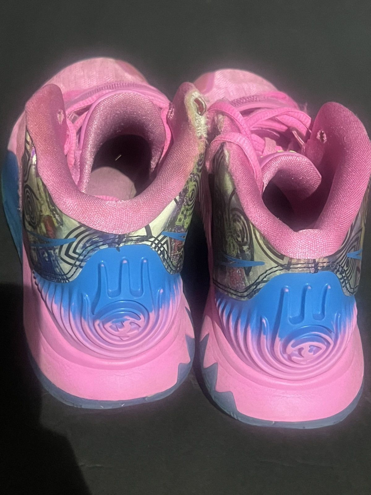 Nike Kyrie Tokyo series Size US 7 / EU 40 - 2 Thumbnail